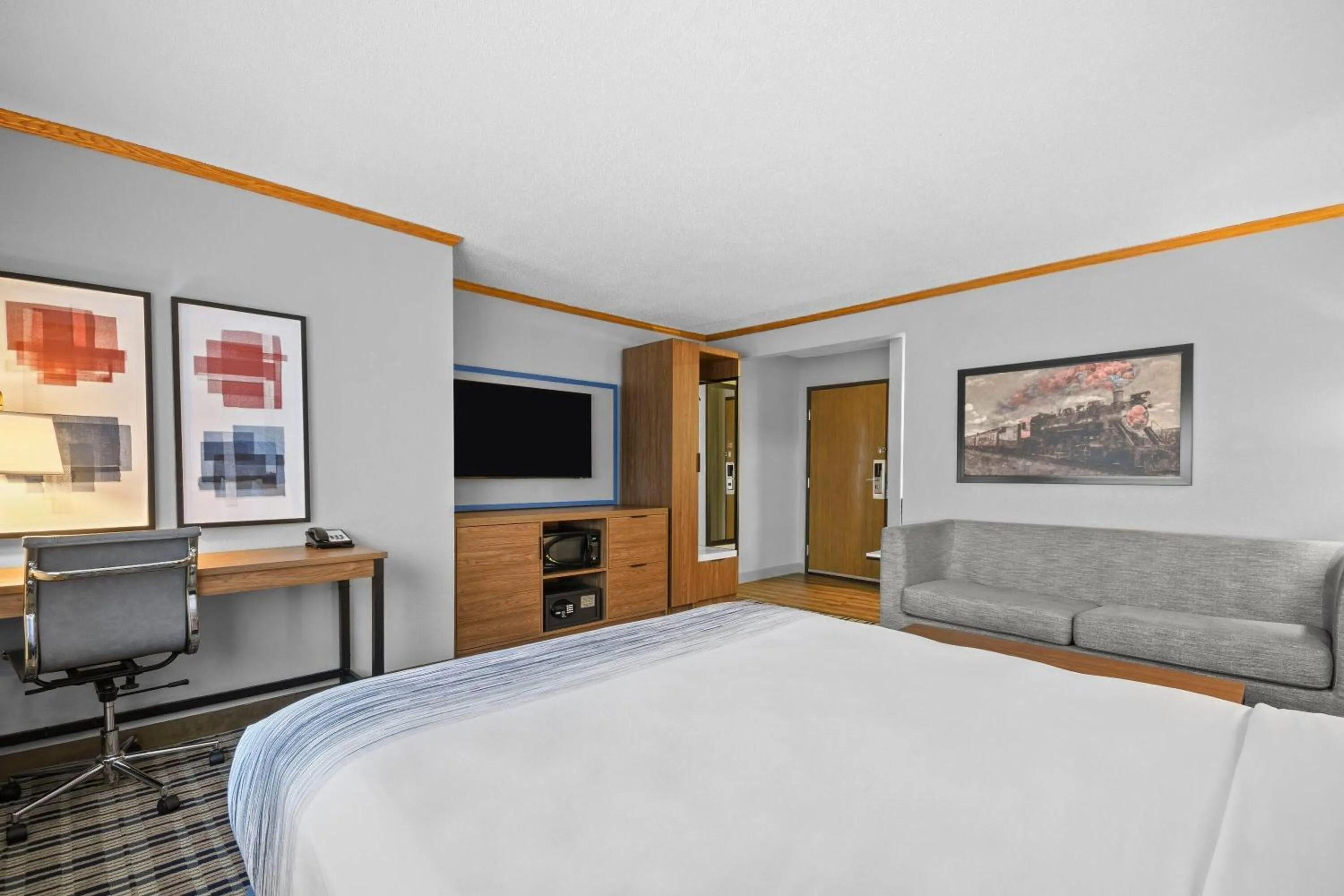 Photo of the whole room, Bed in AmericInn by Wyndham Virginia