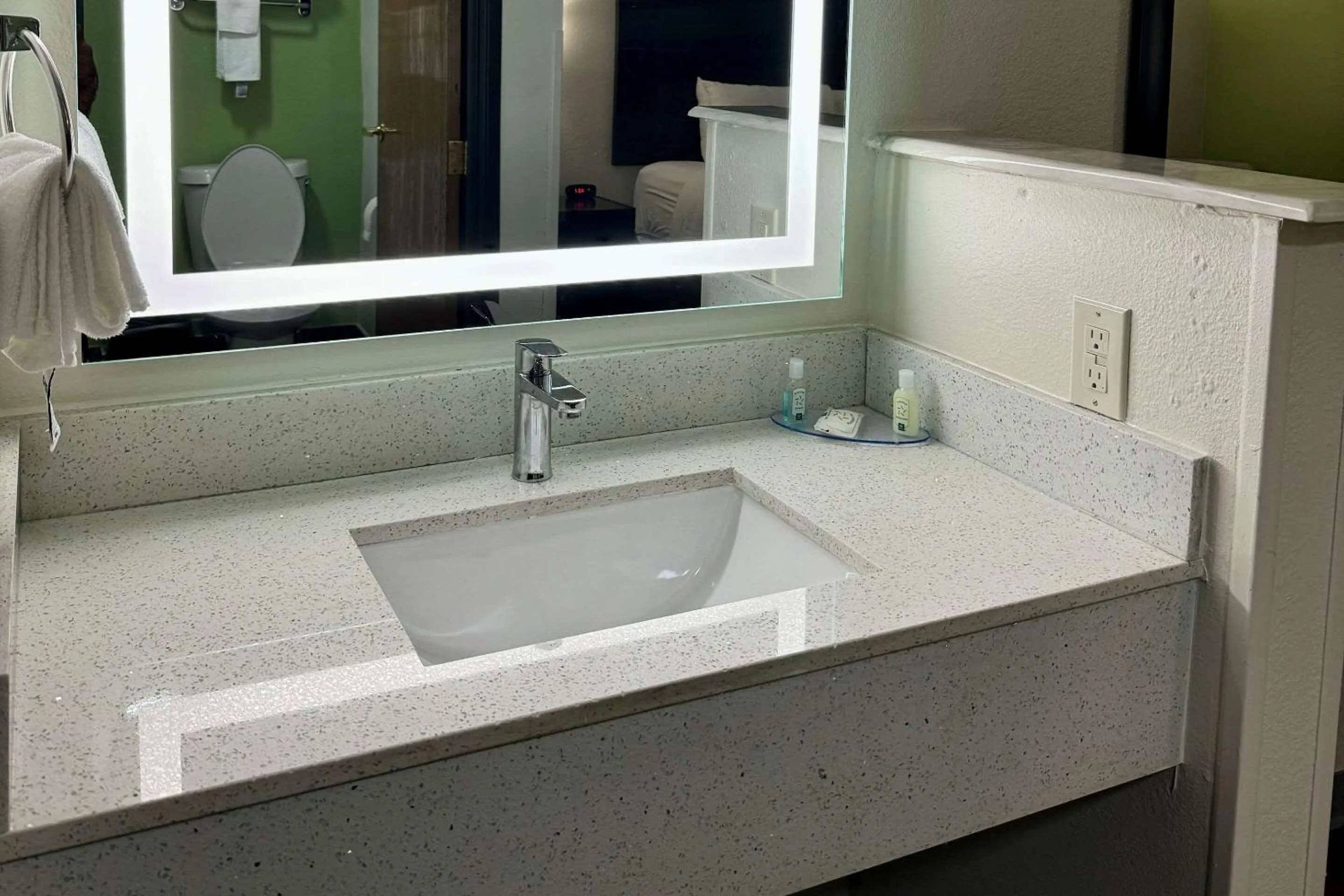 Bedroom in Quality Inn Sulphur - Lake Charles