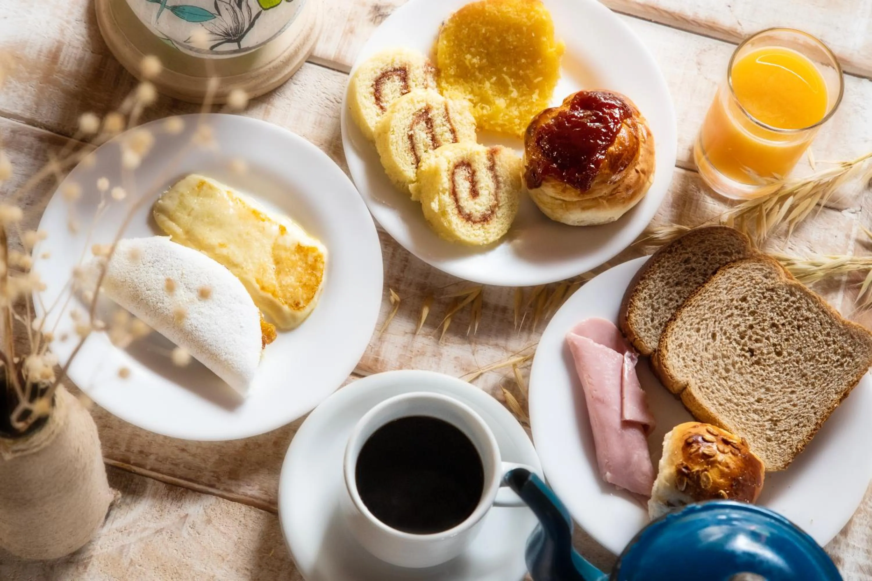 Breakfast in Vivá Barra Hotel Pousada