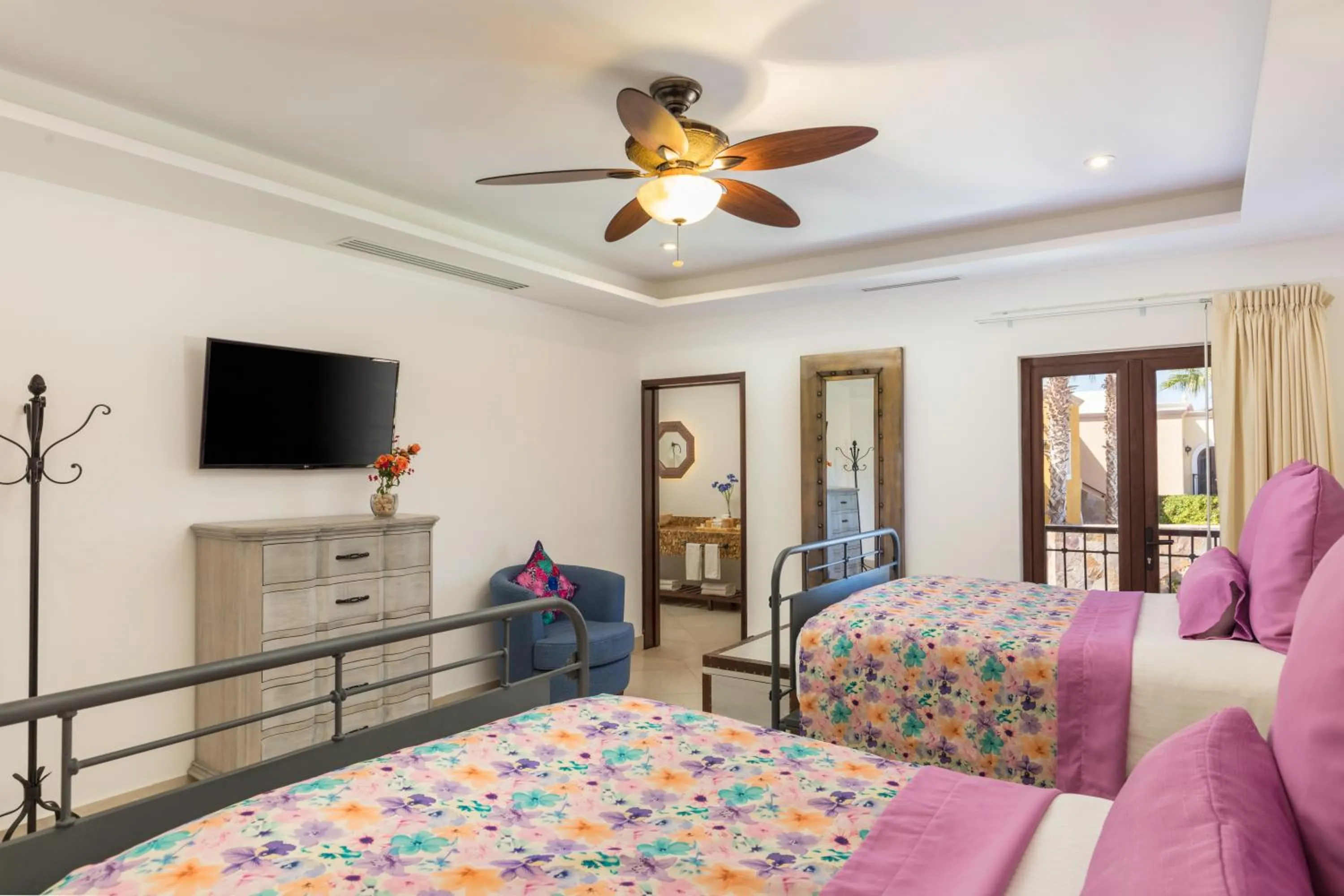 Photo of the whole room, Bed in The Residences at Hacienda Encantada