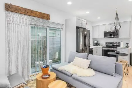 The Sweetest Suite - 91 Walkscore!