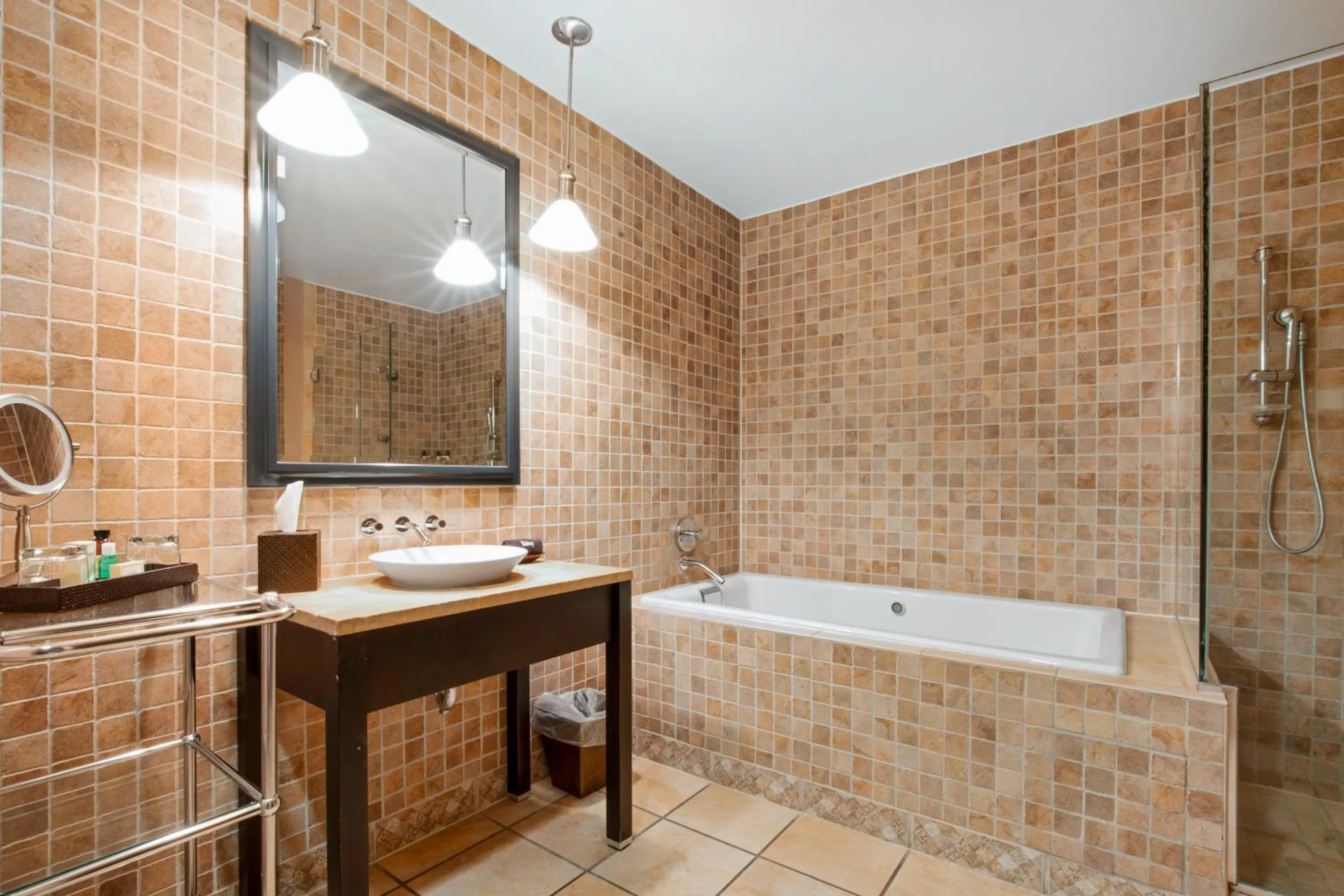 Bathroom in The Harbor Front Inn