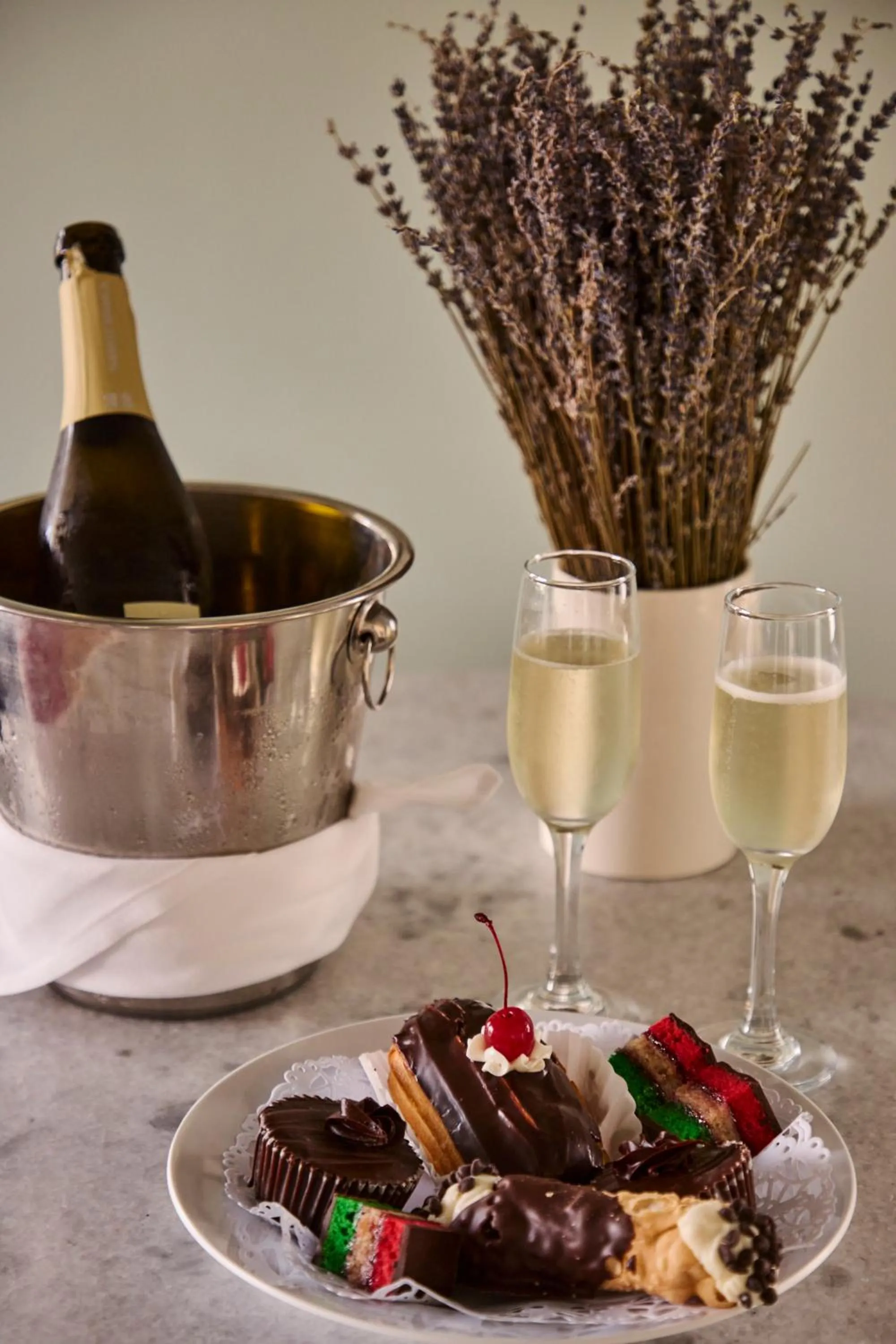 Food and drinks in The Harbor Front Inn