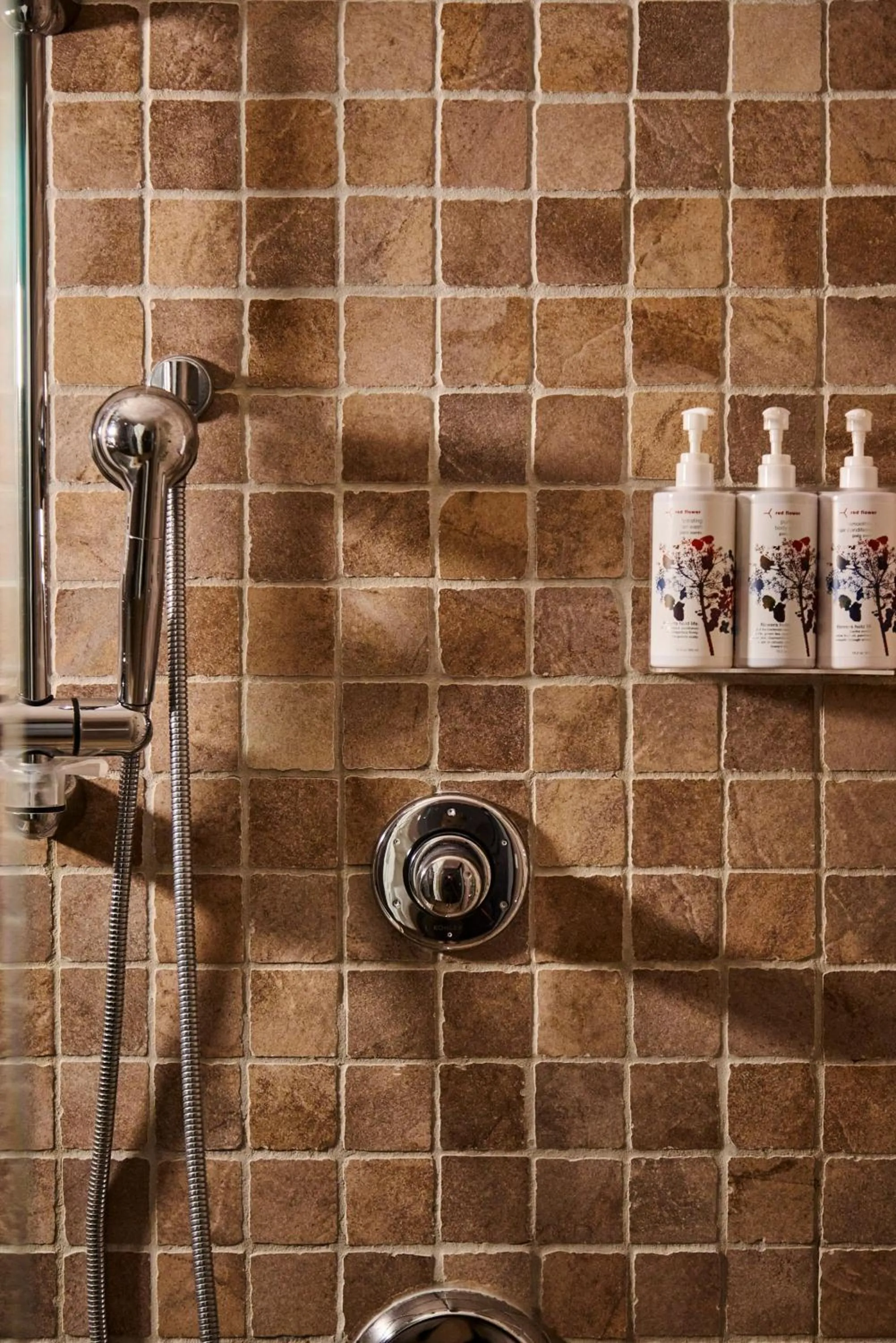 Shower in The Harbor Front Inn