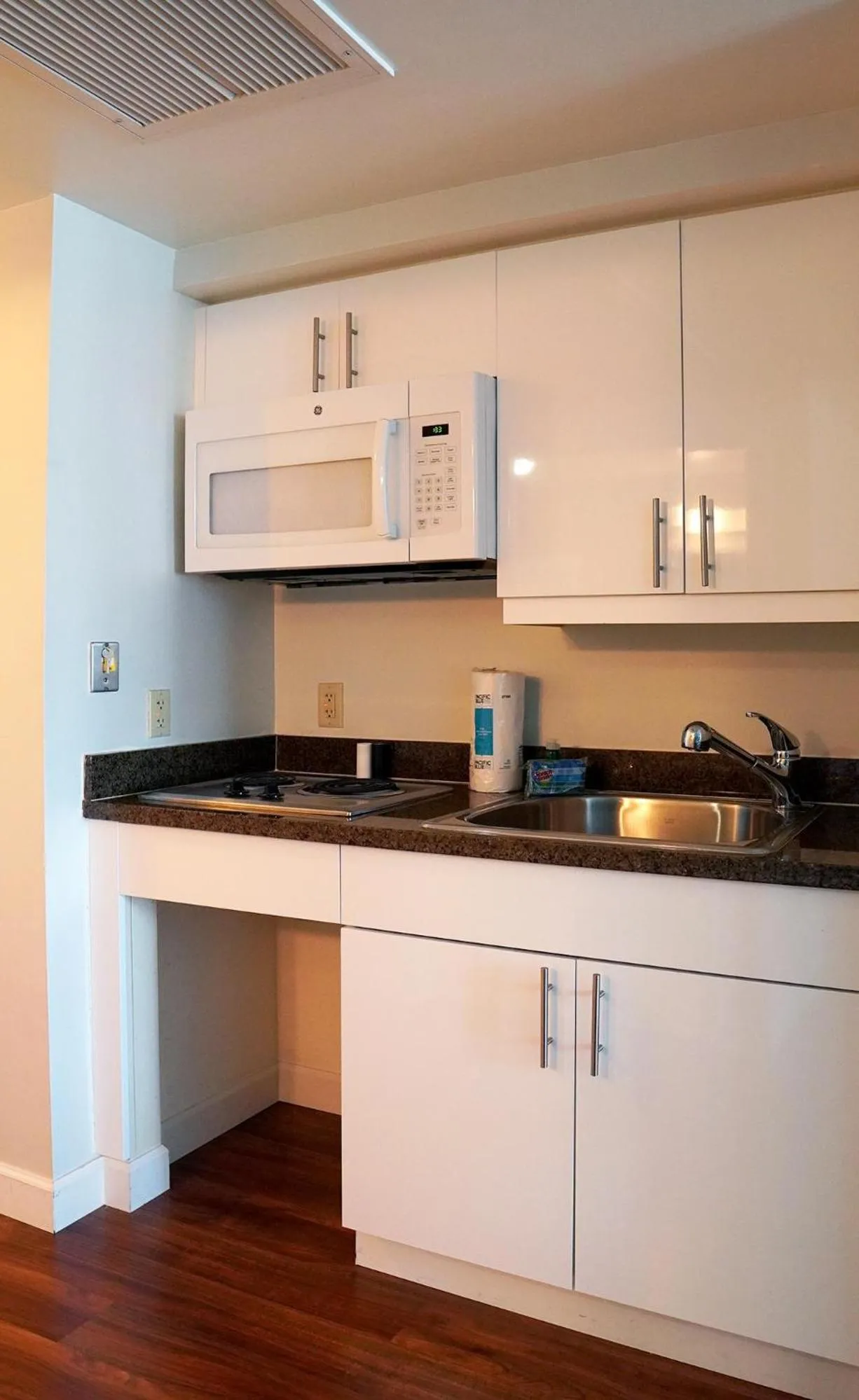 Glamorous Bay View Studio In The Heart Of Grove