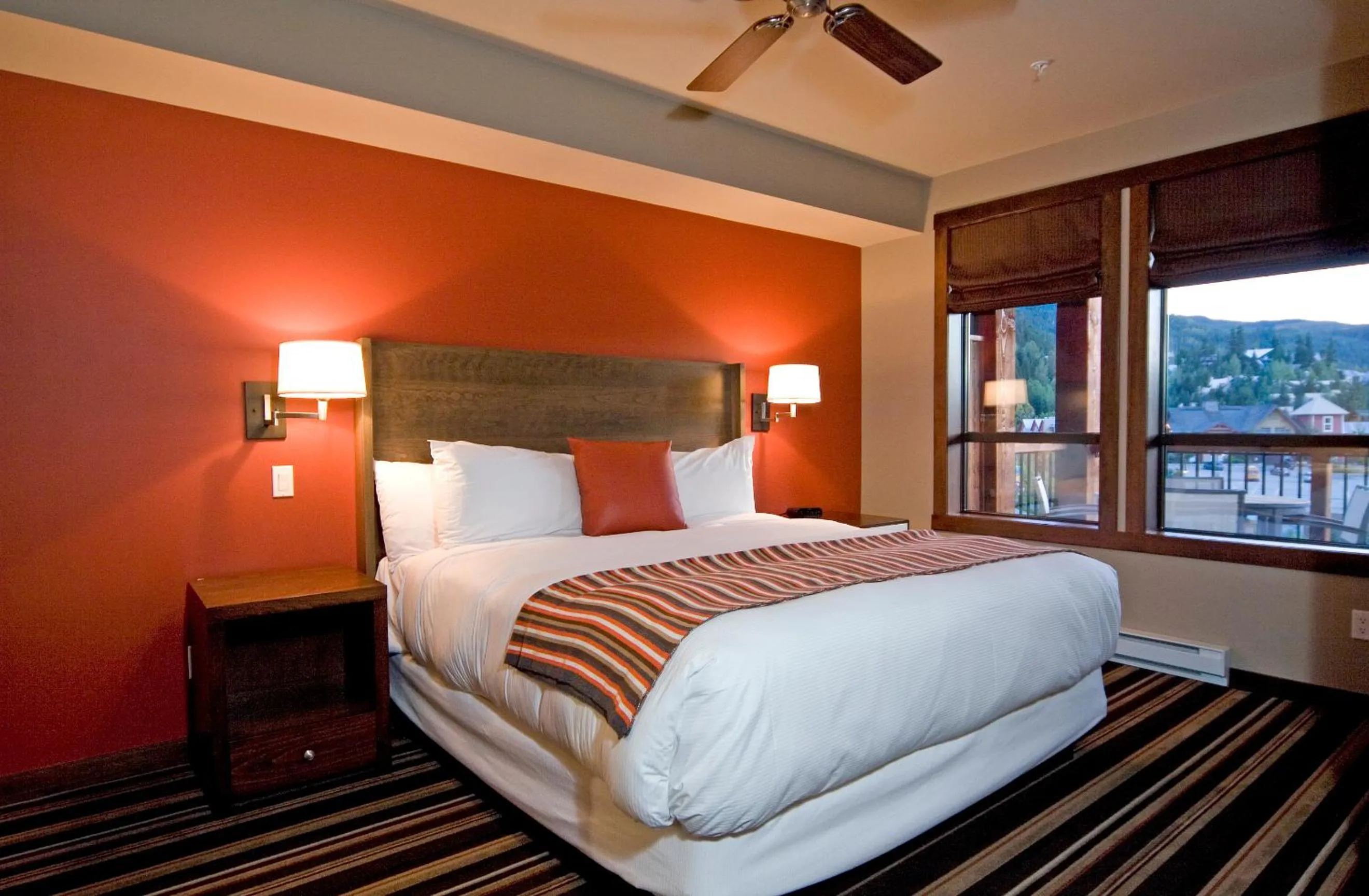 Bedroom, Bed in Lodging Ovations