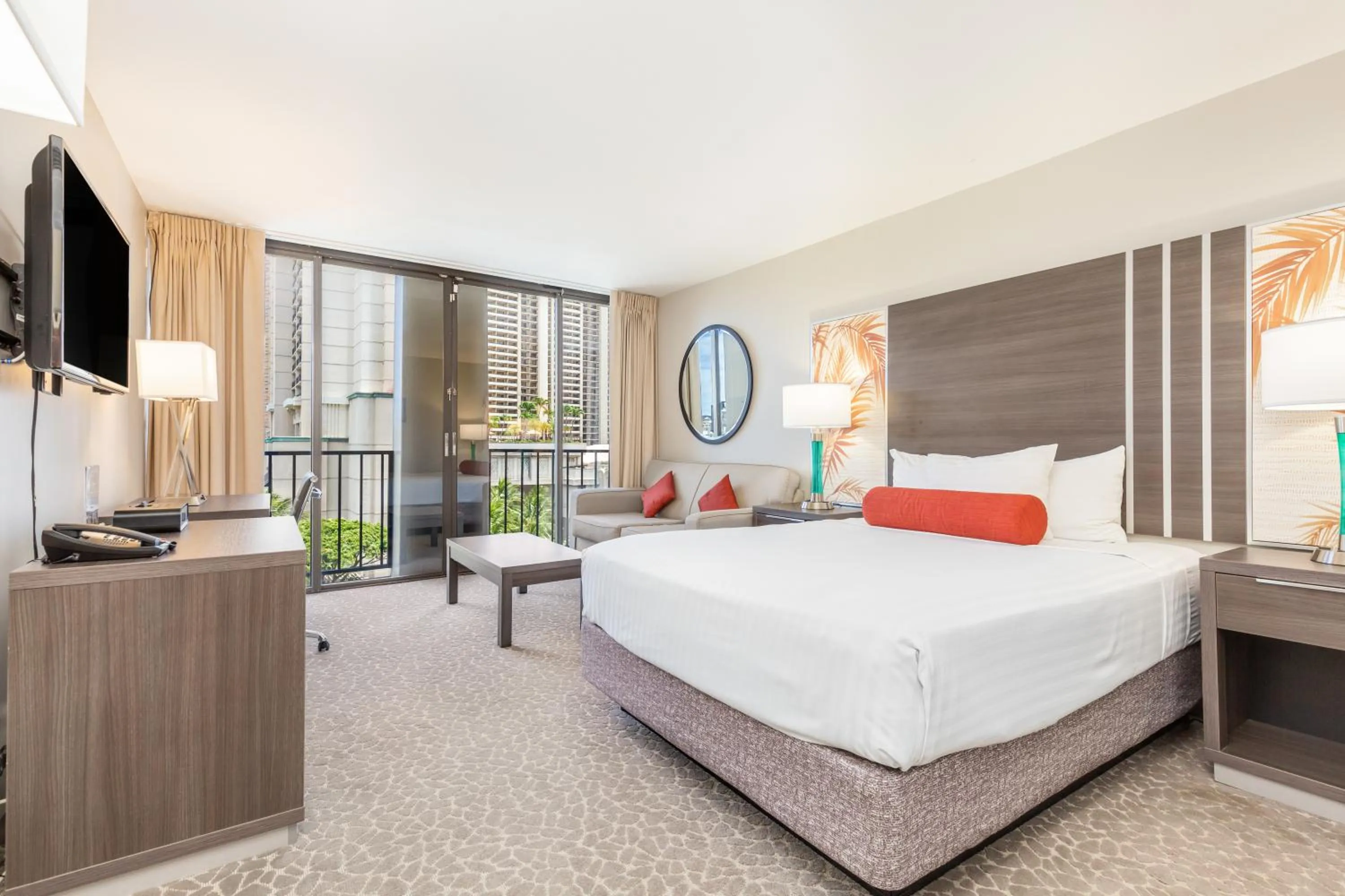 Bed in Castle at Palms at Waikīkī