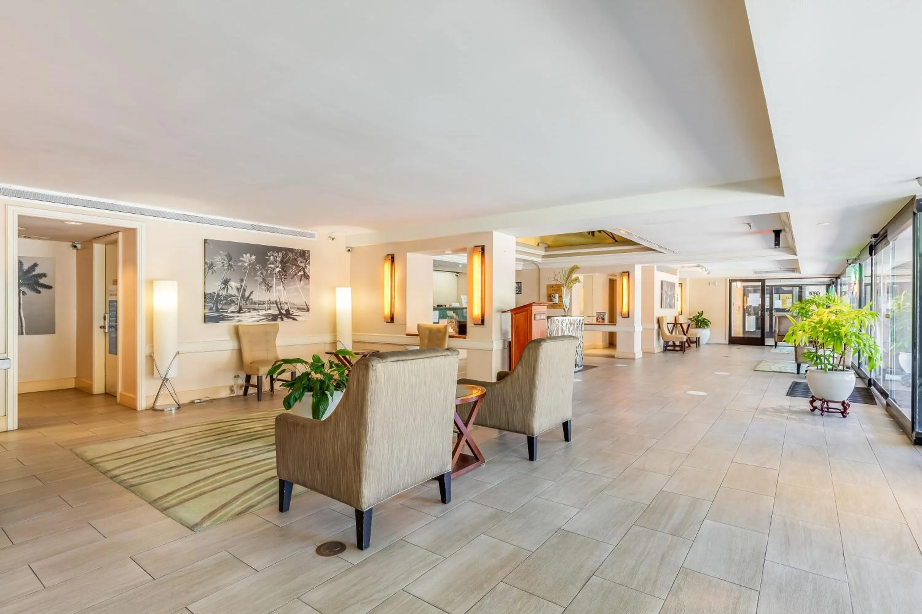 Lobby or reception in Castle at Palms at Waikīkī