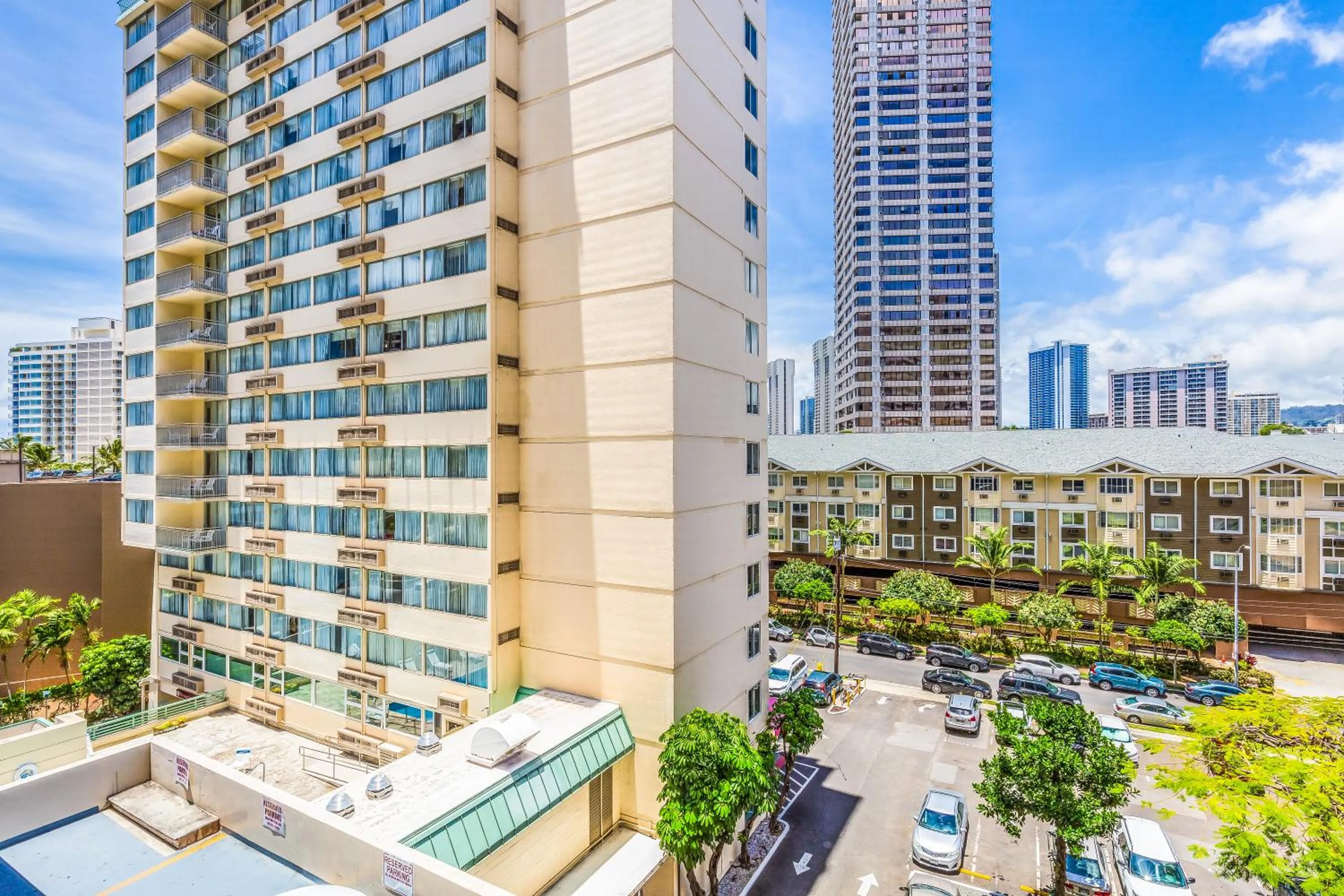 Property building in Castle at Palms at Waikīkī