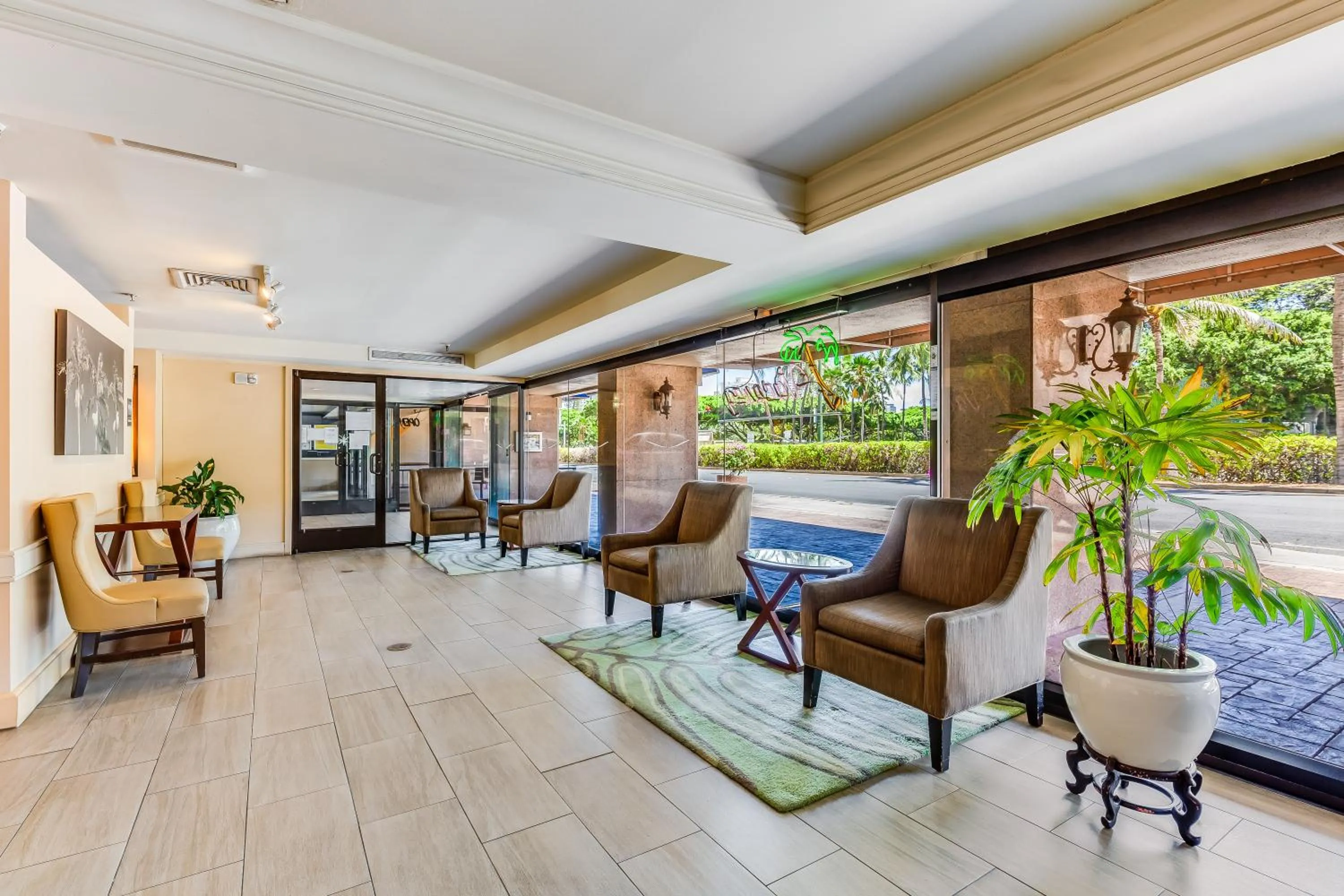 Lobby or reception in Castle at Palms at Waikīkī