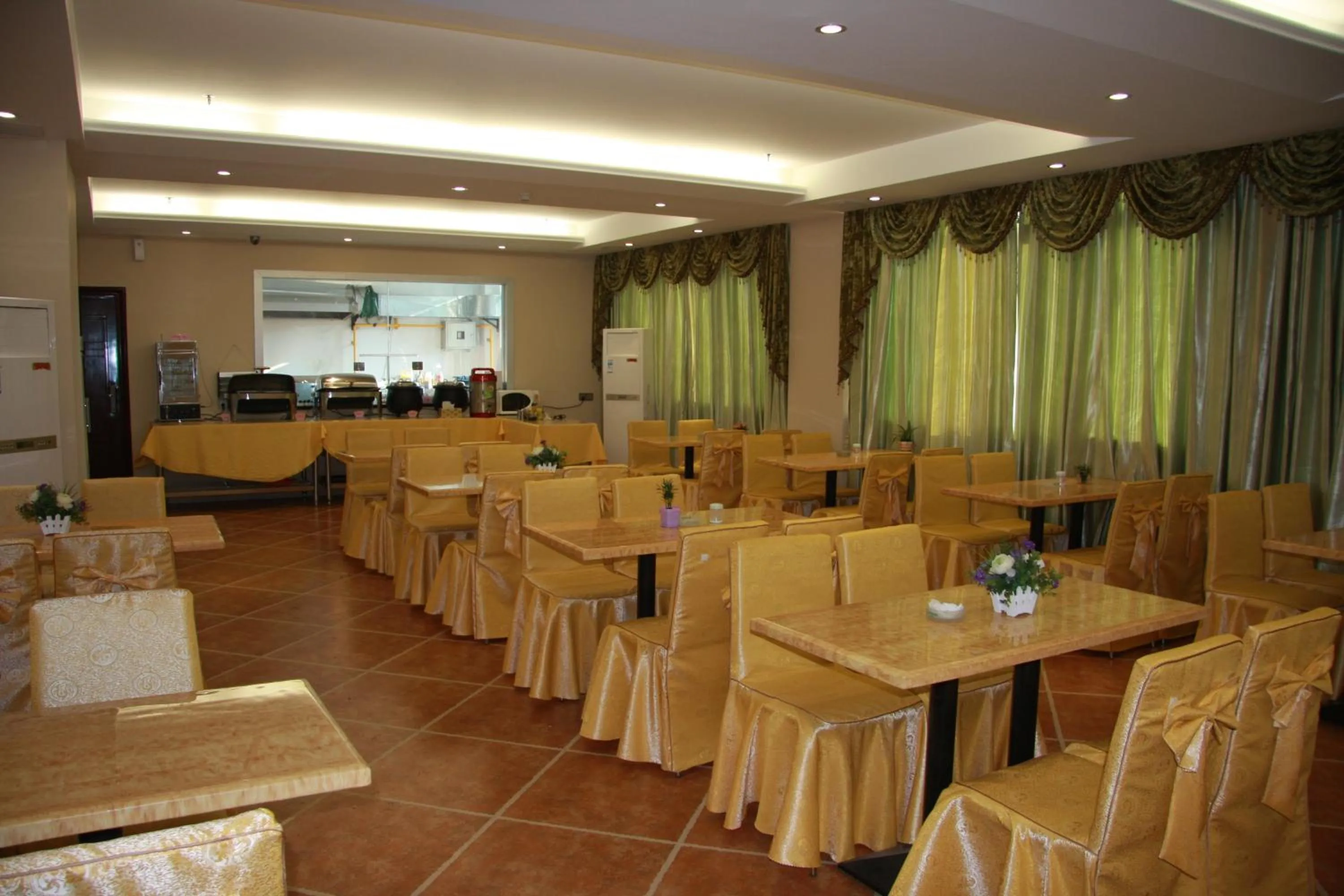 Restaurant/places to eat in GreenTree Inn Guangdong Shantou Chengjiang Road Business Hotel