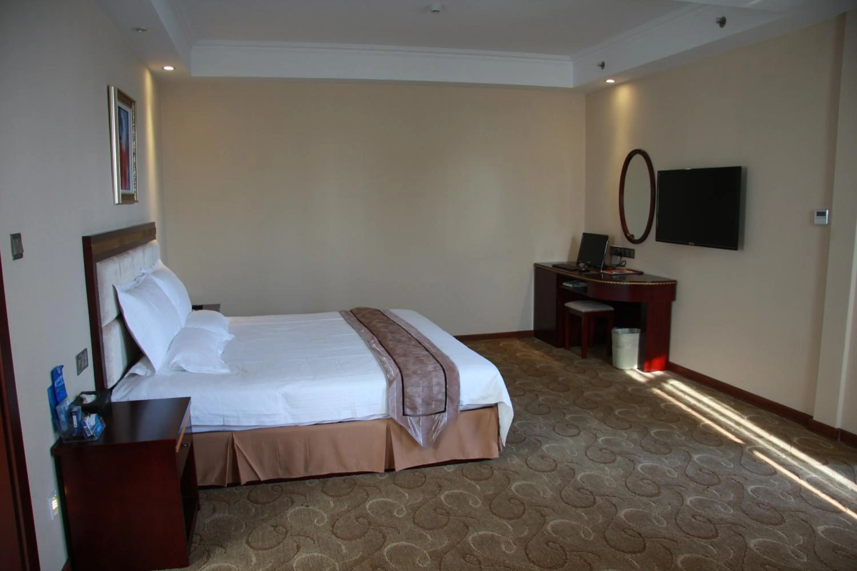 Photo of the whole room in GreenTree Inn Guangdong Shantou Chengjiang Road Business Hotel