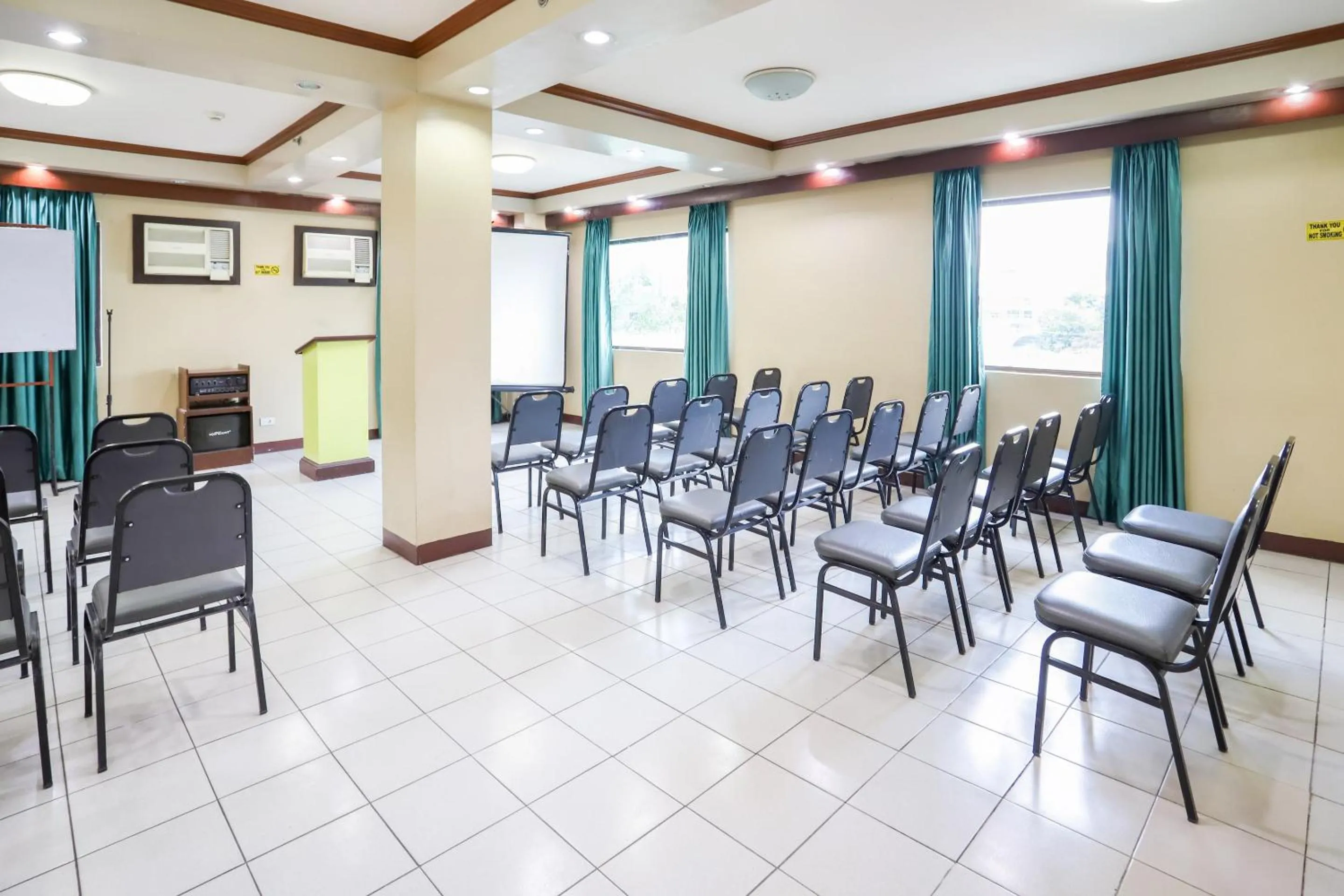 Business facilities in OYO 210 Apple Tree Suites