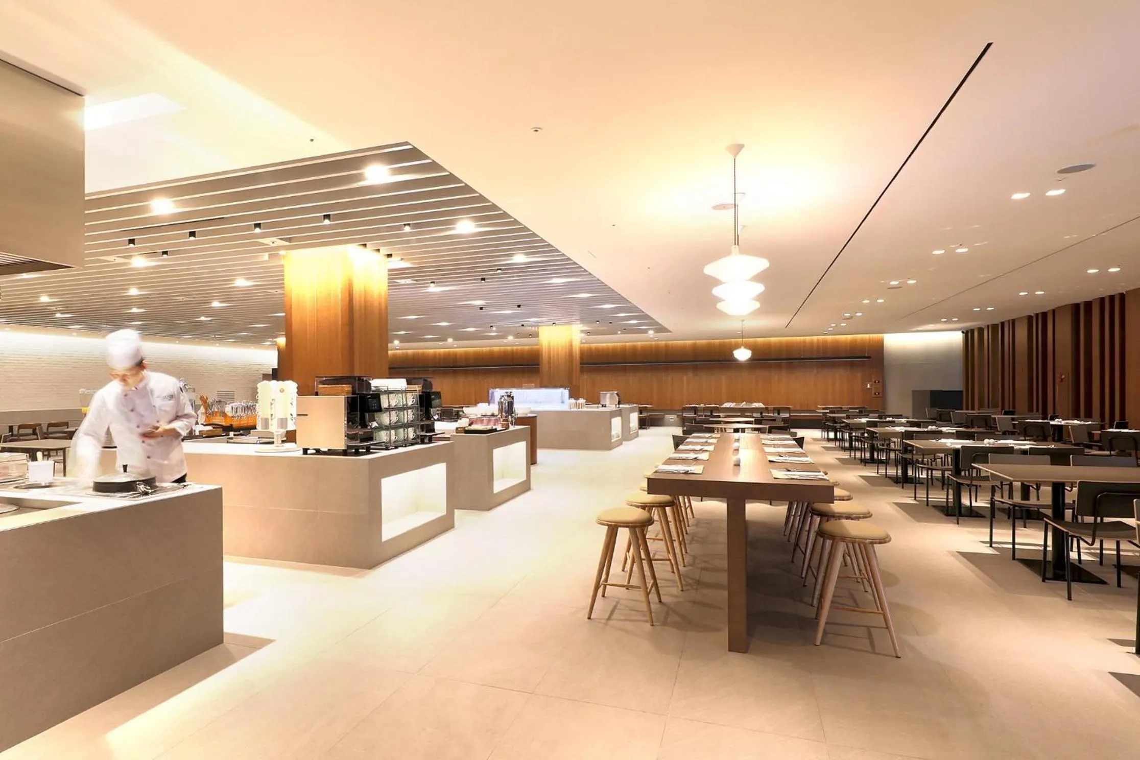 Restaurant/places to eat in Phoenix Island