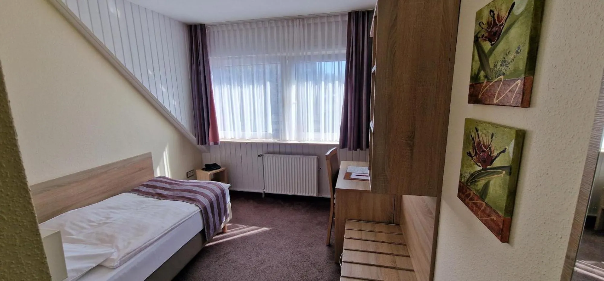 Photo of the whole room, Bed in Hotel & Restaurant Grotehof