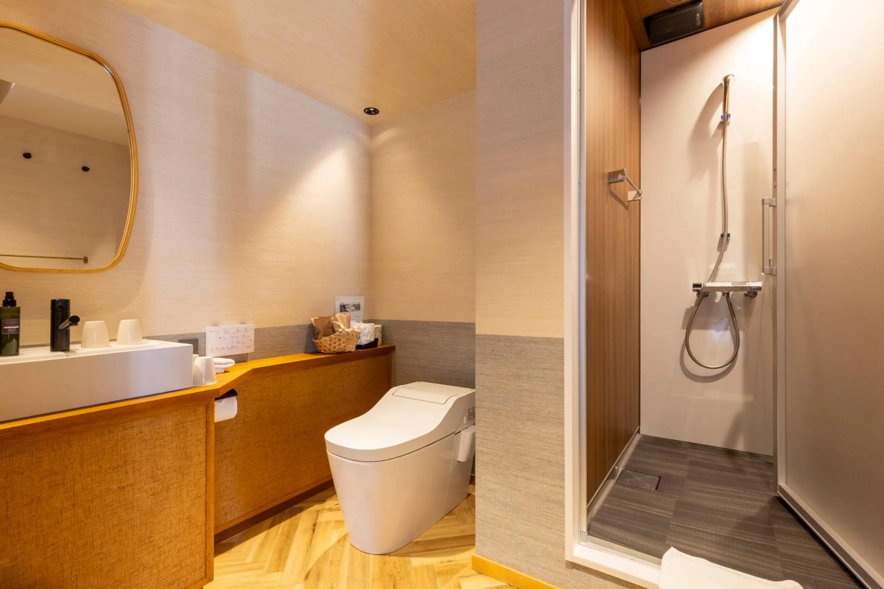 Shower in HOTEL TOMOS ASAKUSA