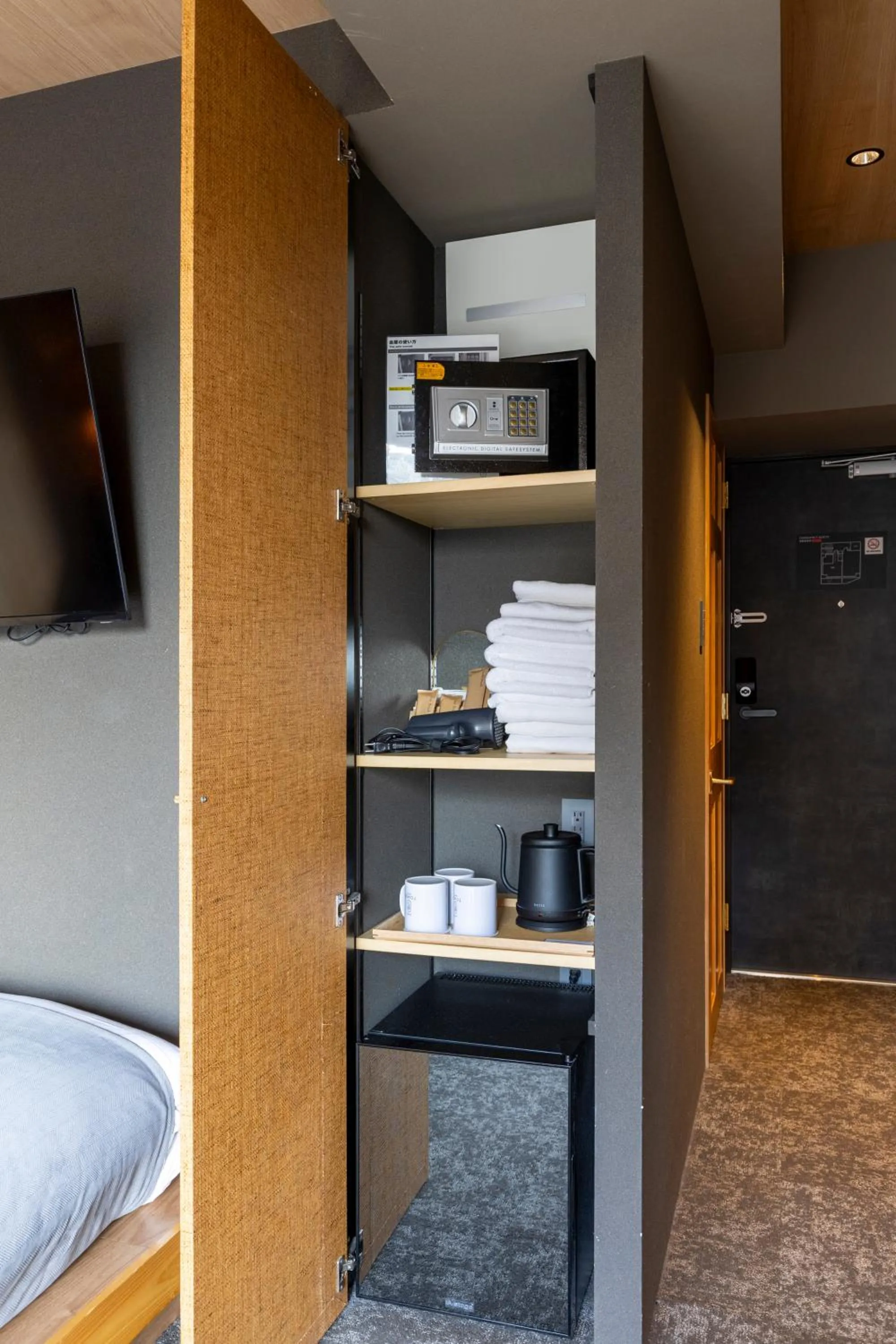 Photo of the whole room, Bed in HOTEL TOMOS ASAKUSA