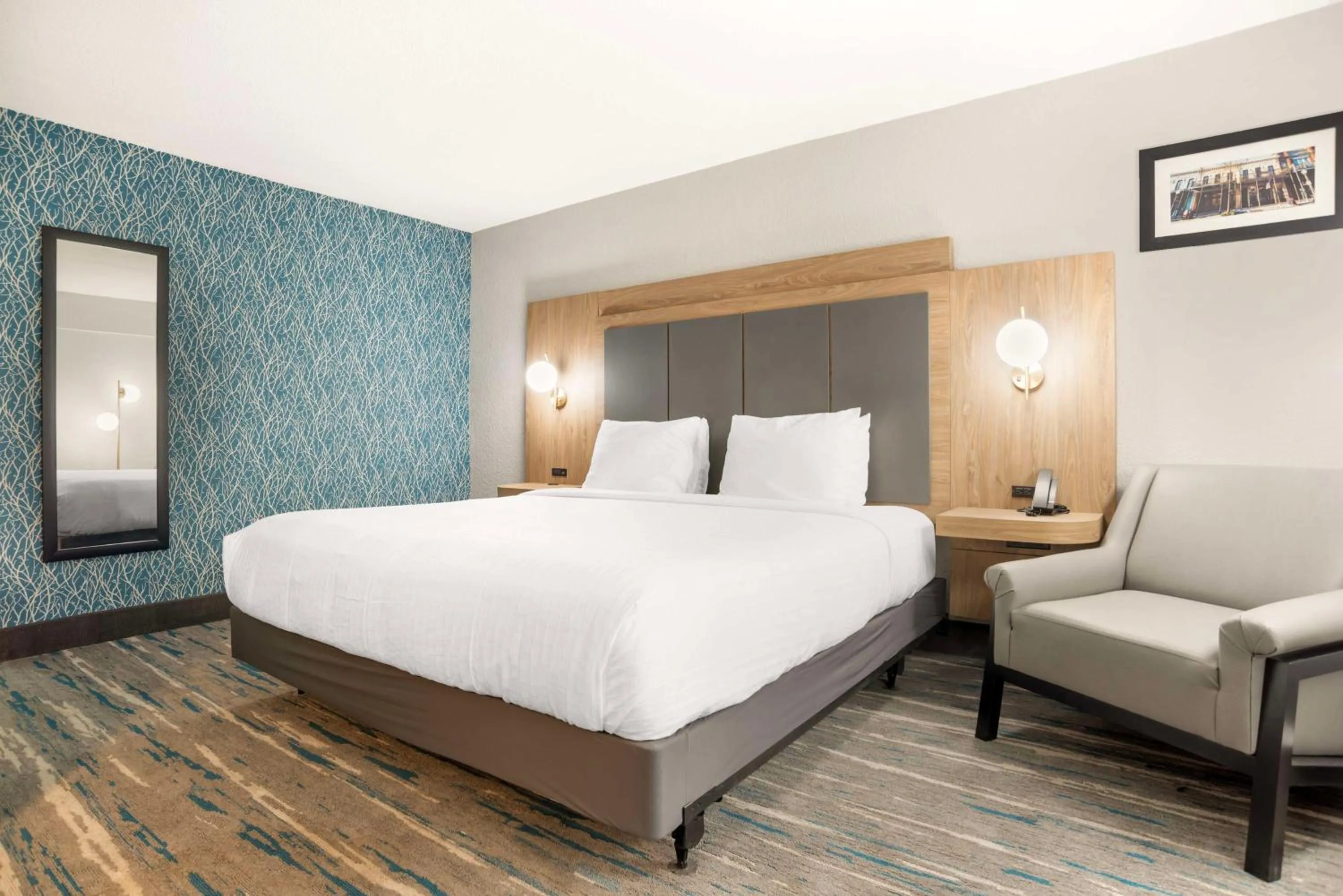 Bedroom, Bed in Best Western Plus Mobile Inn and Suites