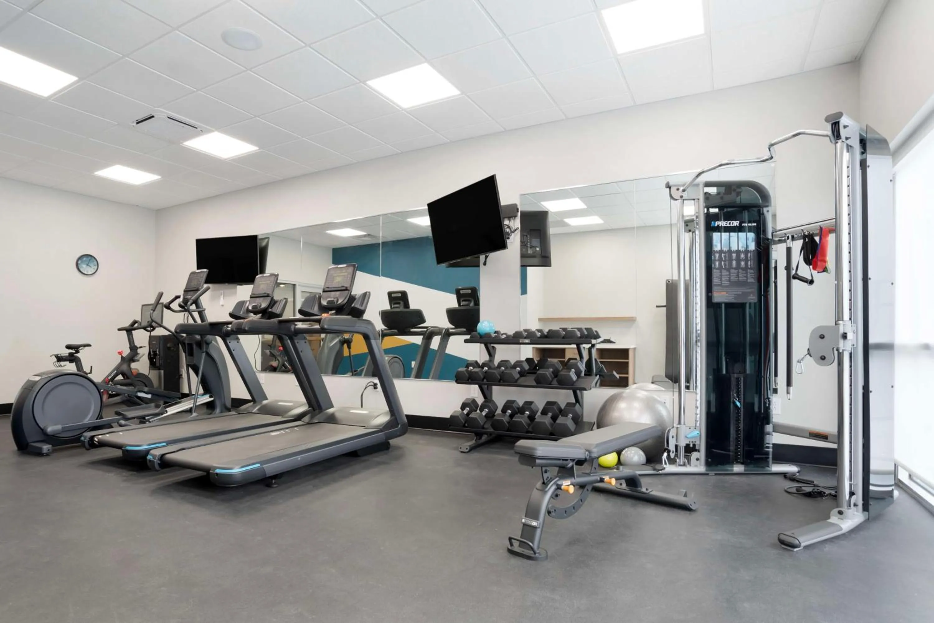 Fitness centre/facilities in Best Western Plus Mobile Inn and Suites