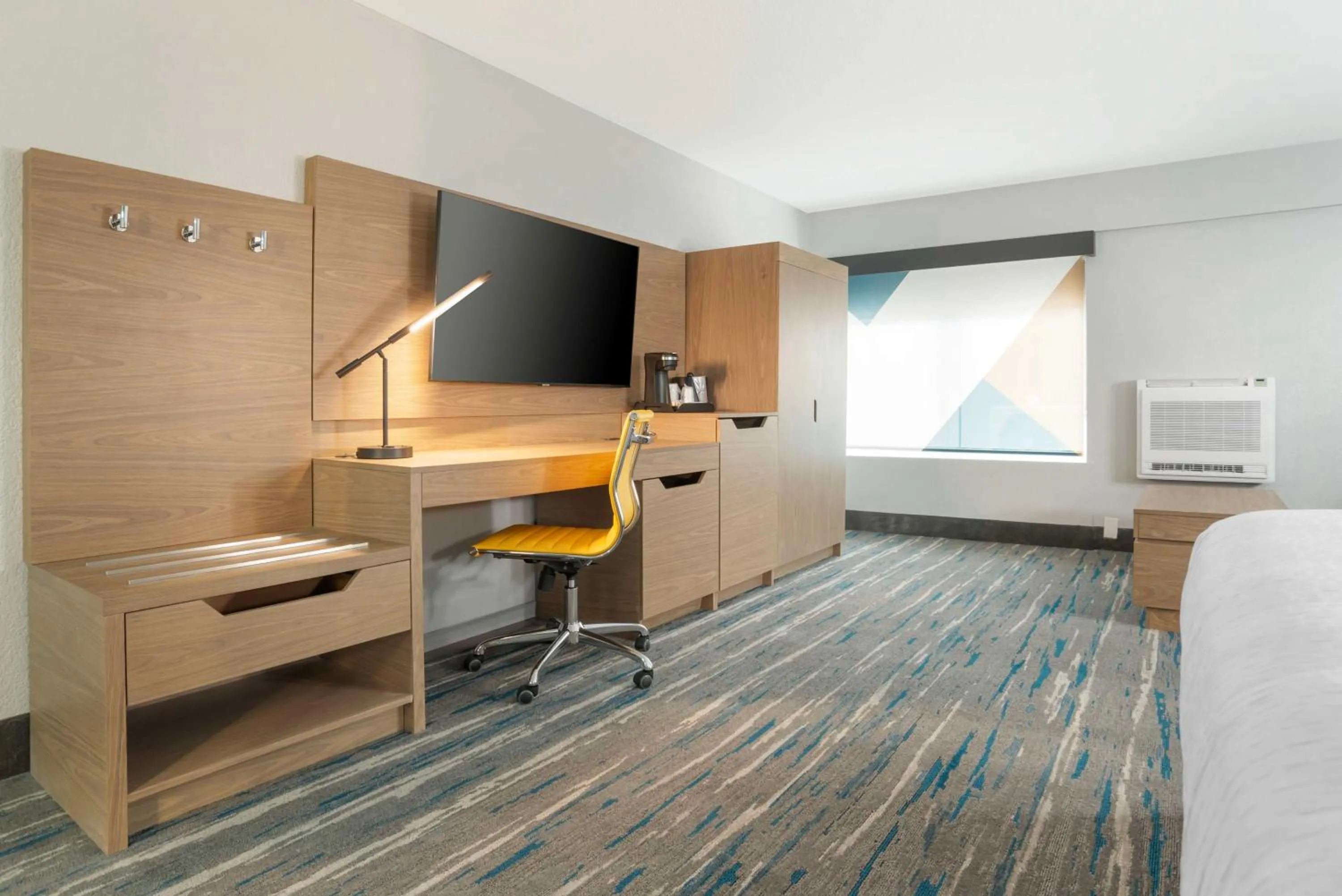 Bedroom in Best Western Plus Mobile Inn and Suites