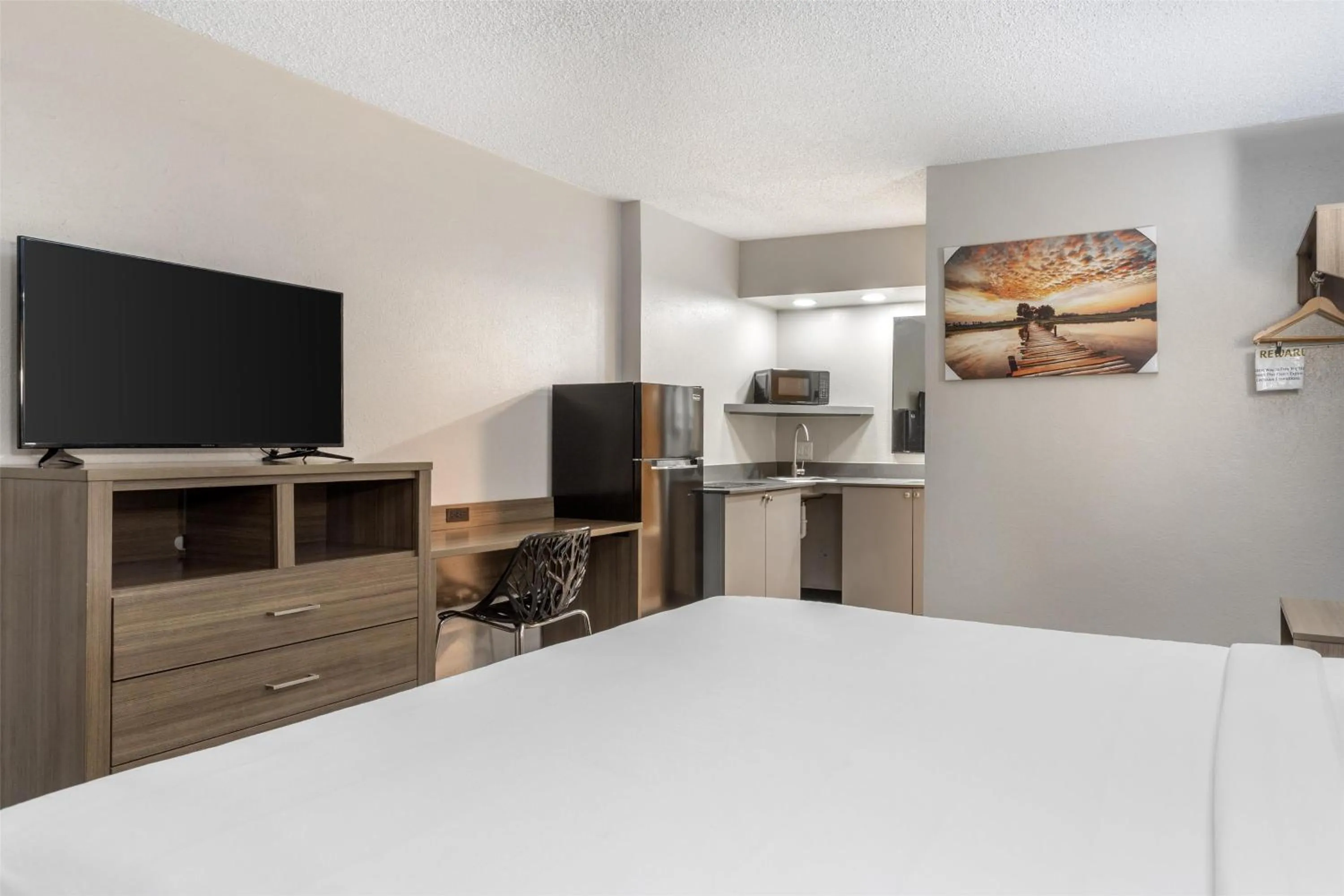 Bedroom in SureStay Studio by Best Western Victoria