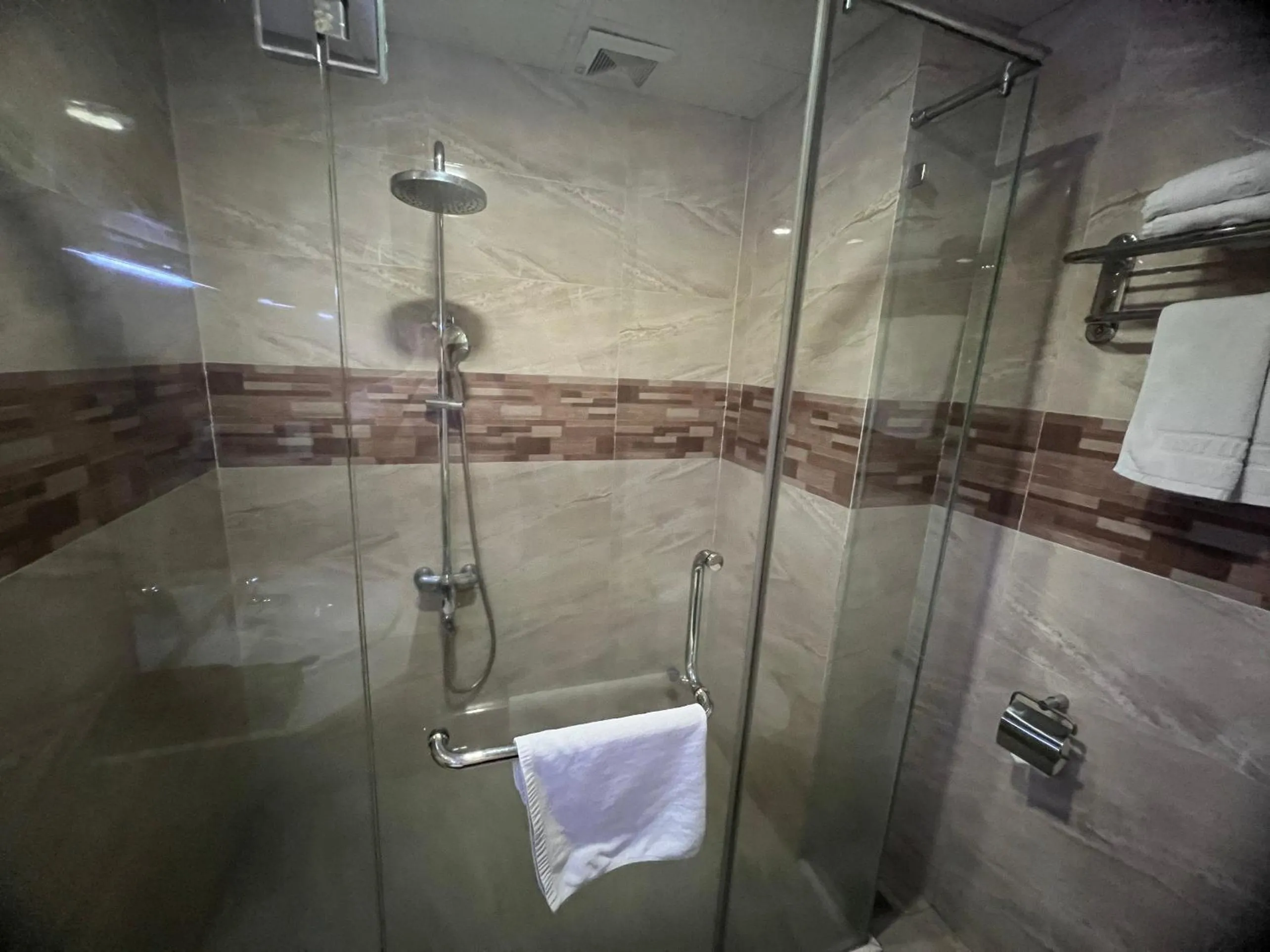 Shower in Happy Light Central Nha Trang