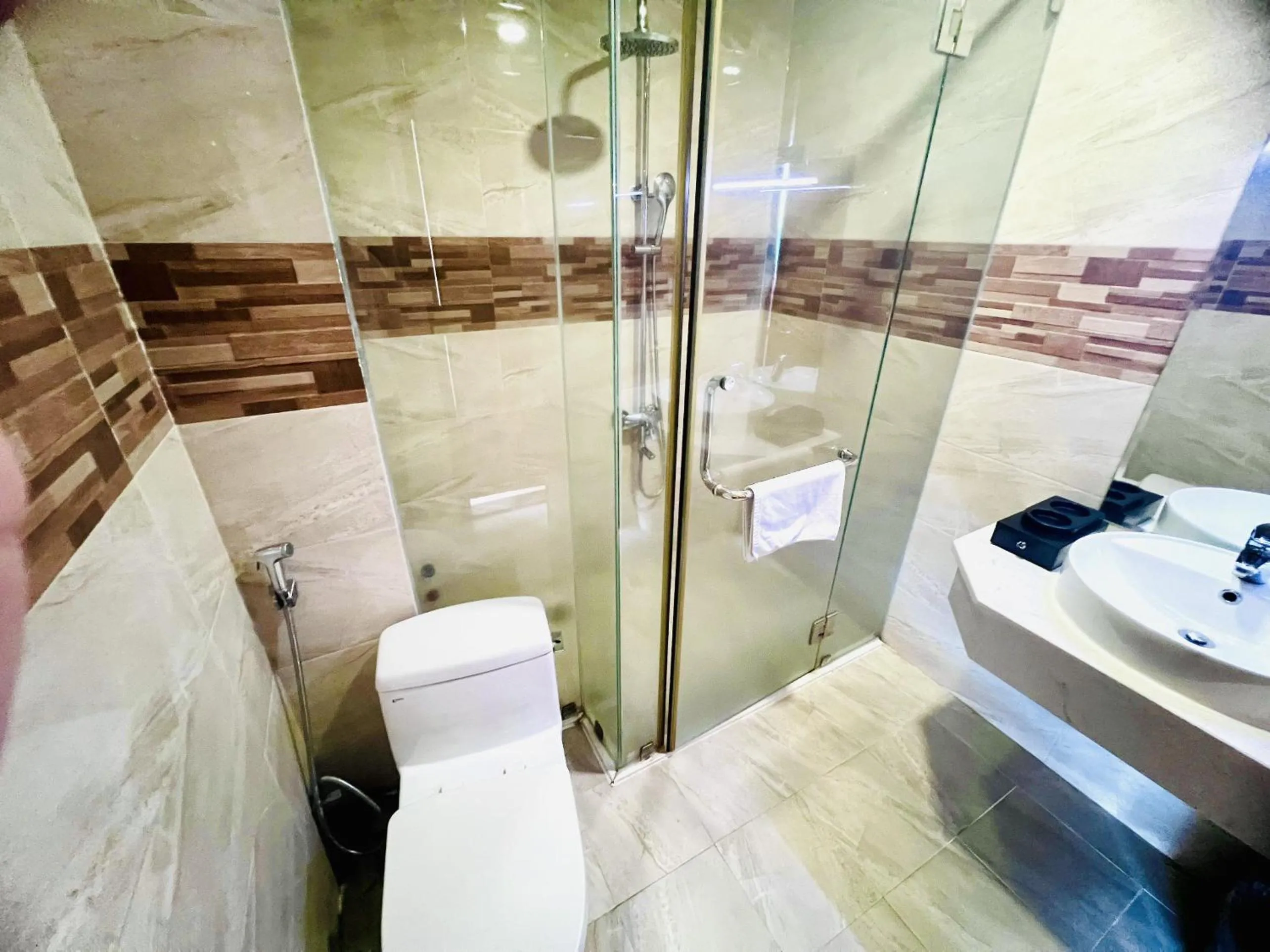 Shower in Happy Light Central Nha Trang