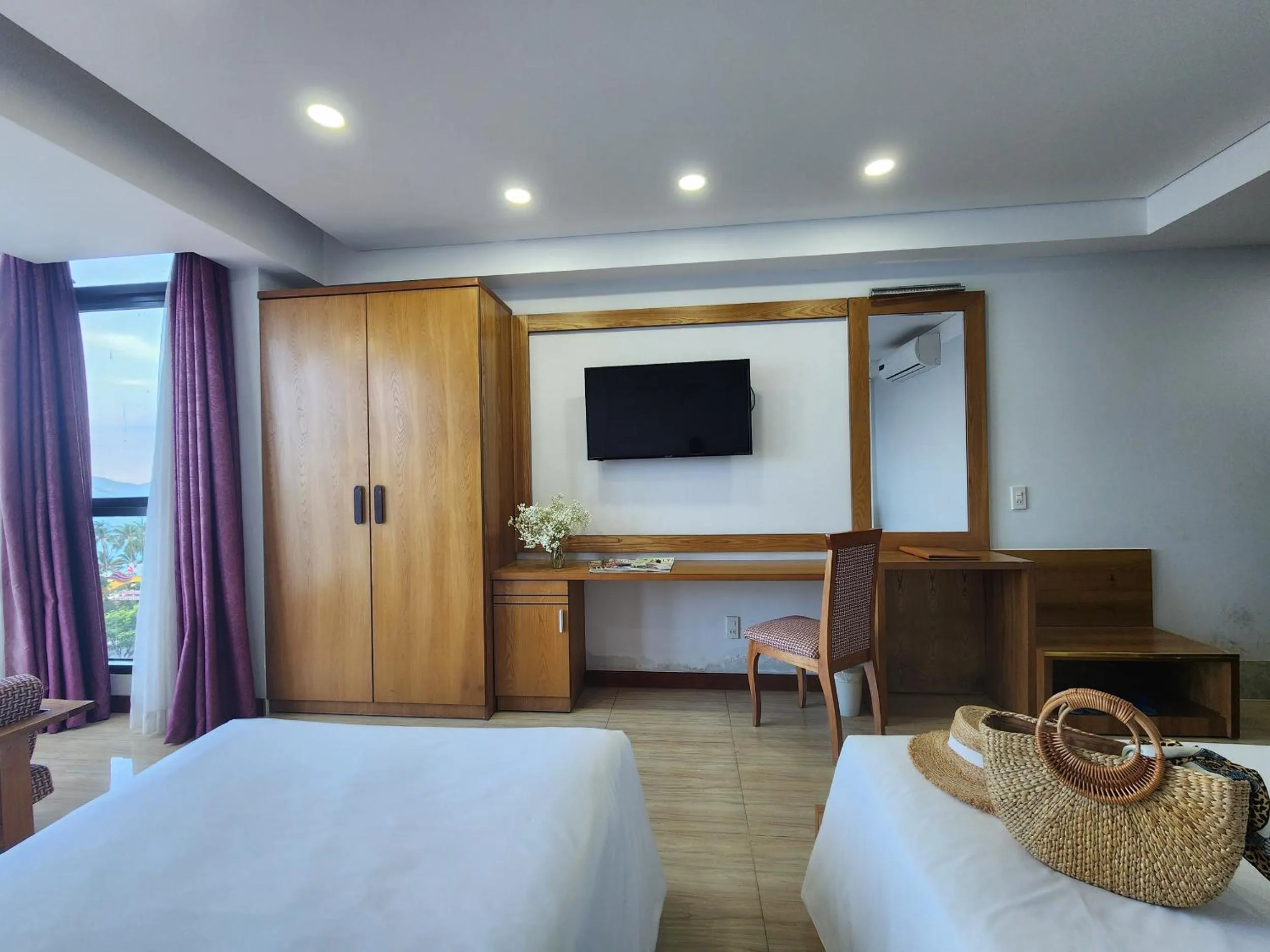 Communal lounge/ TV room, Bed in Happy Light Central Nha Trang