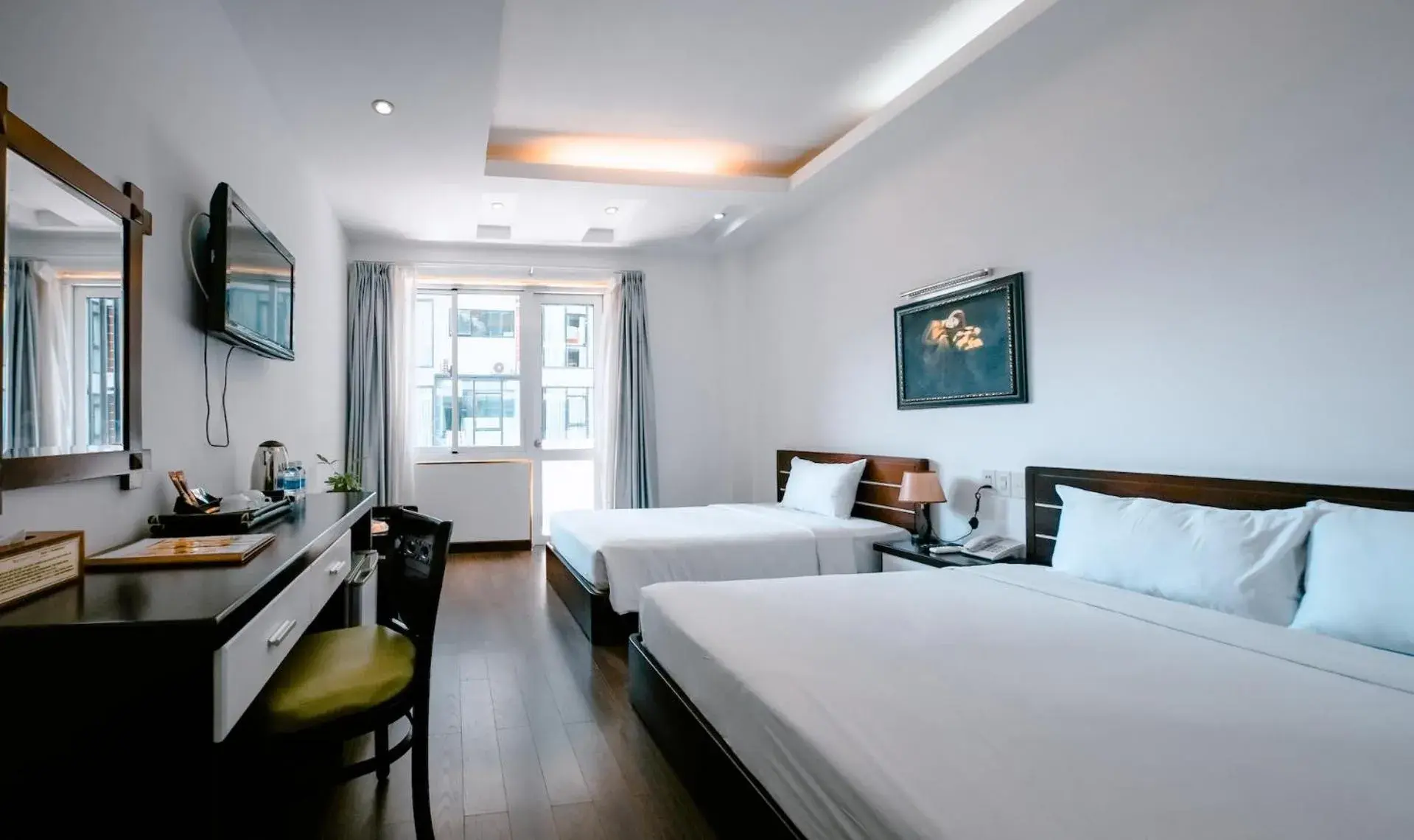 Deluxe Triple Room with City View in Happy Light Central Nha Trang Deluxe Triple Room with City View in Happy Light Central Nha Trang