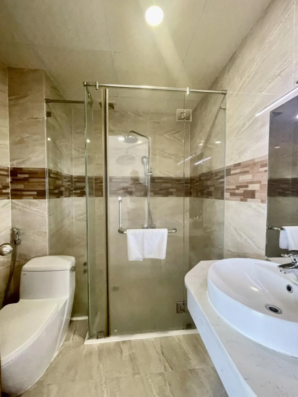 Shower in Happy Light Central Nha Trang