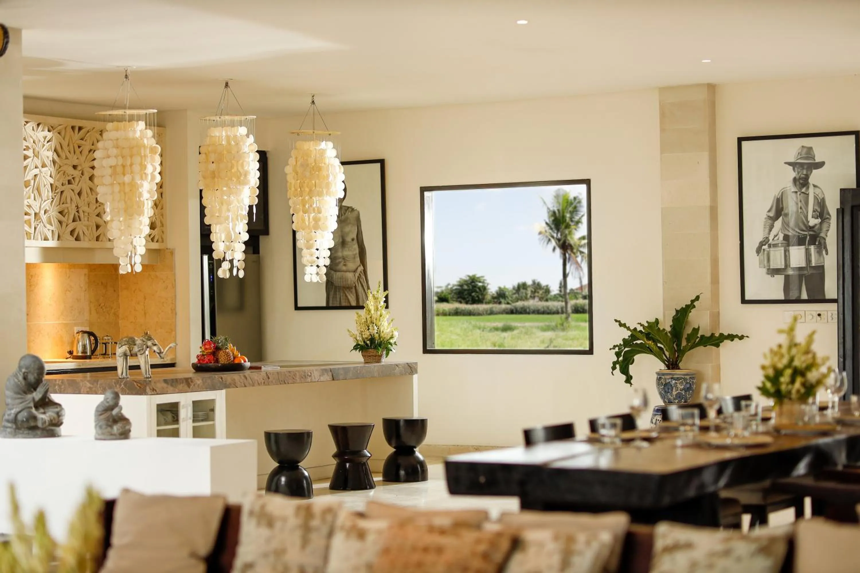 Living room in Black Beach Villa - Absolute Beachfront Escape