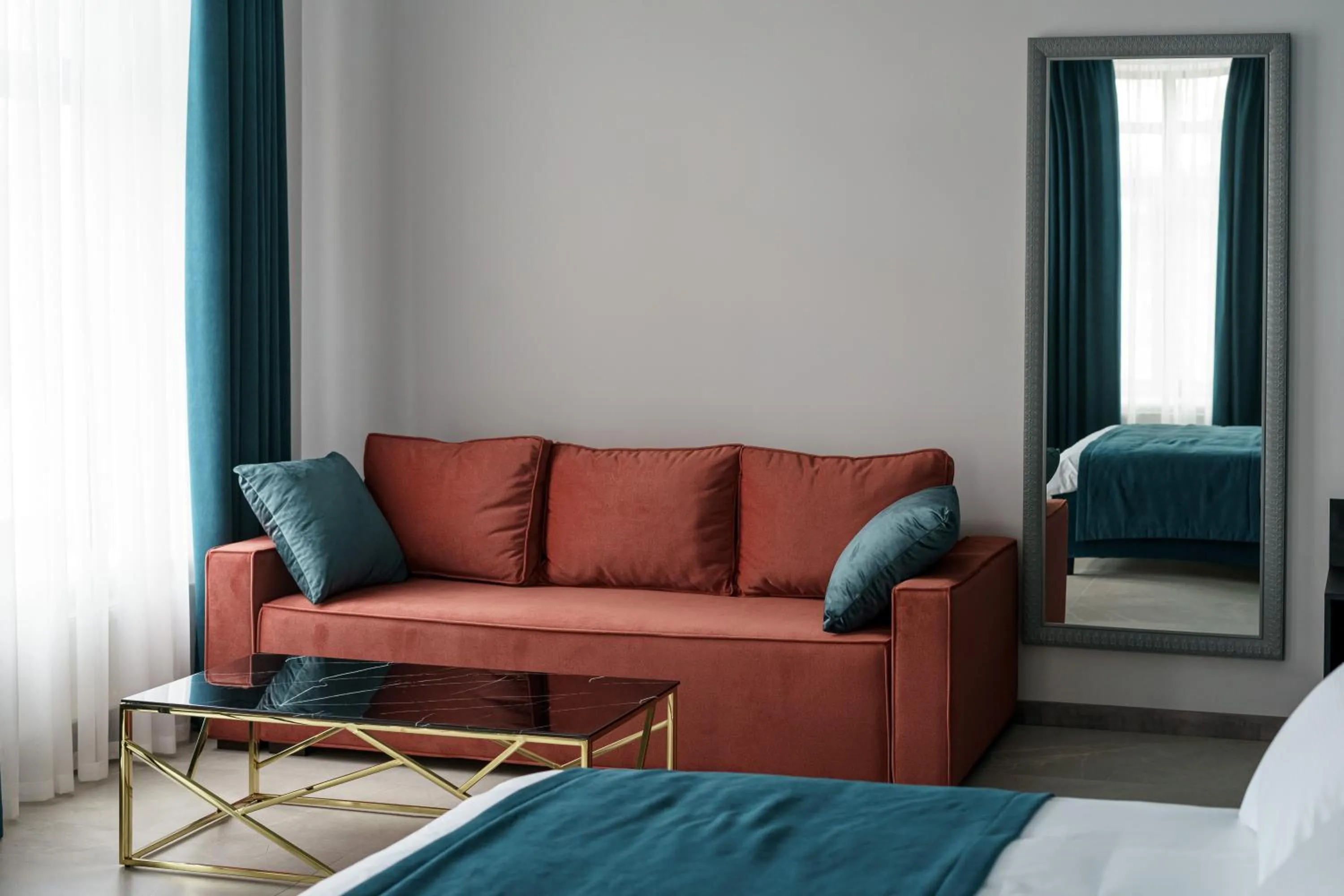 Photo of the whole room in Richmond Hotel