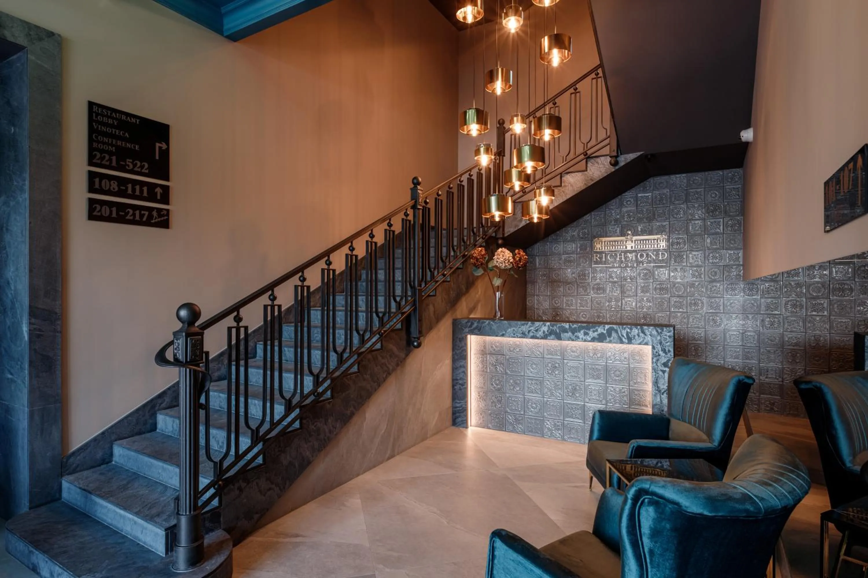 Lobby or reception in Richmond Hotel