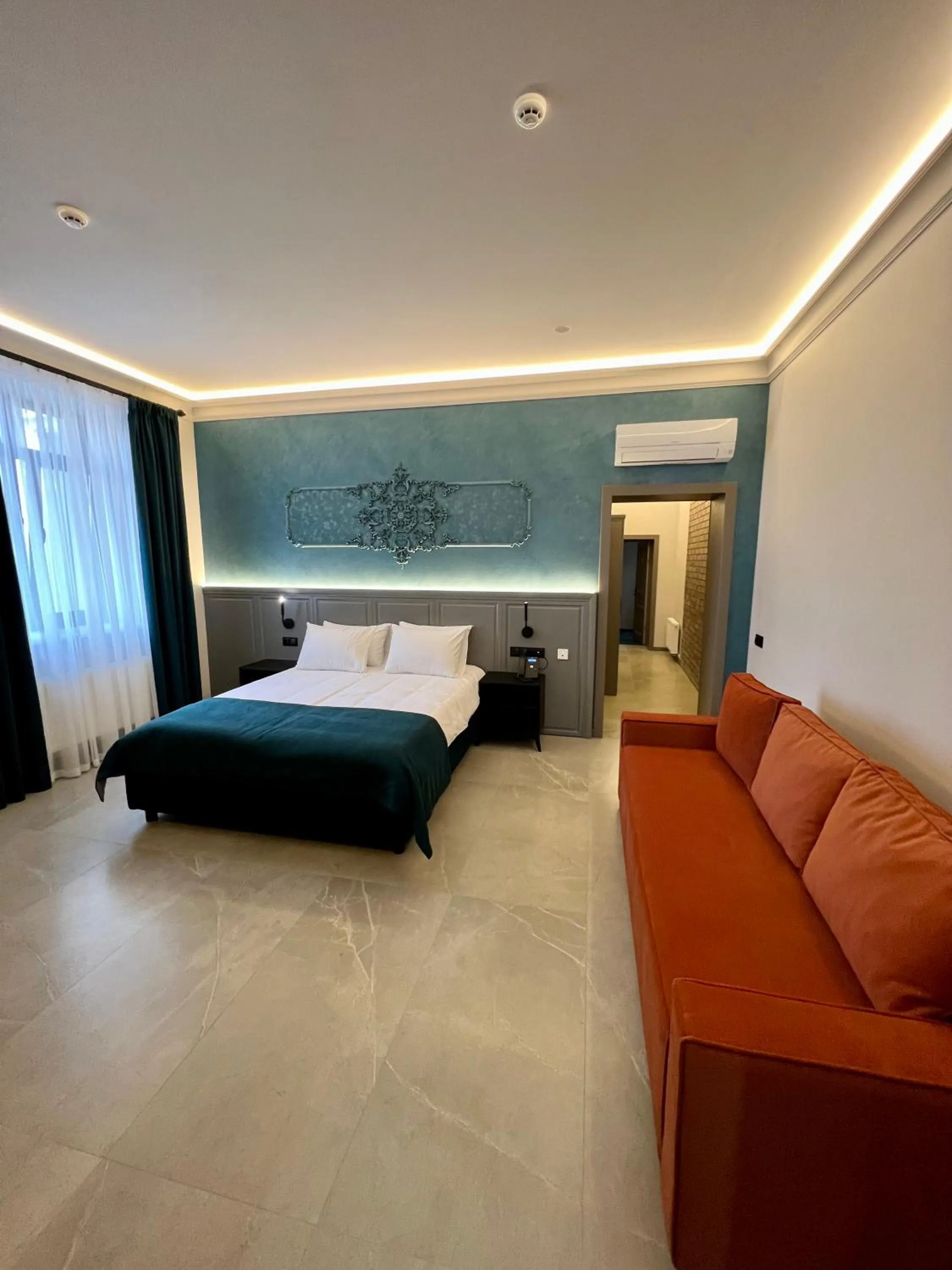 Photo of the whole room, Bed in Richmond Hotel