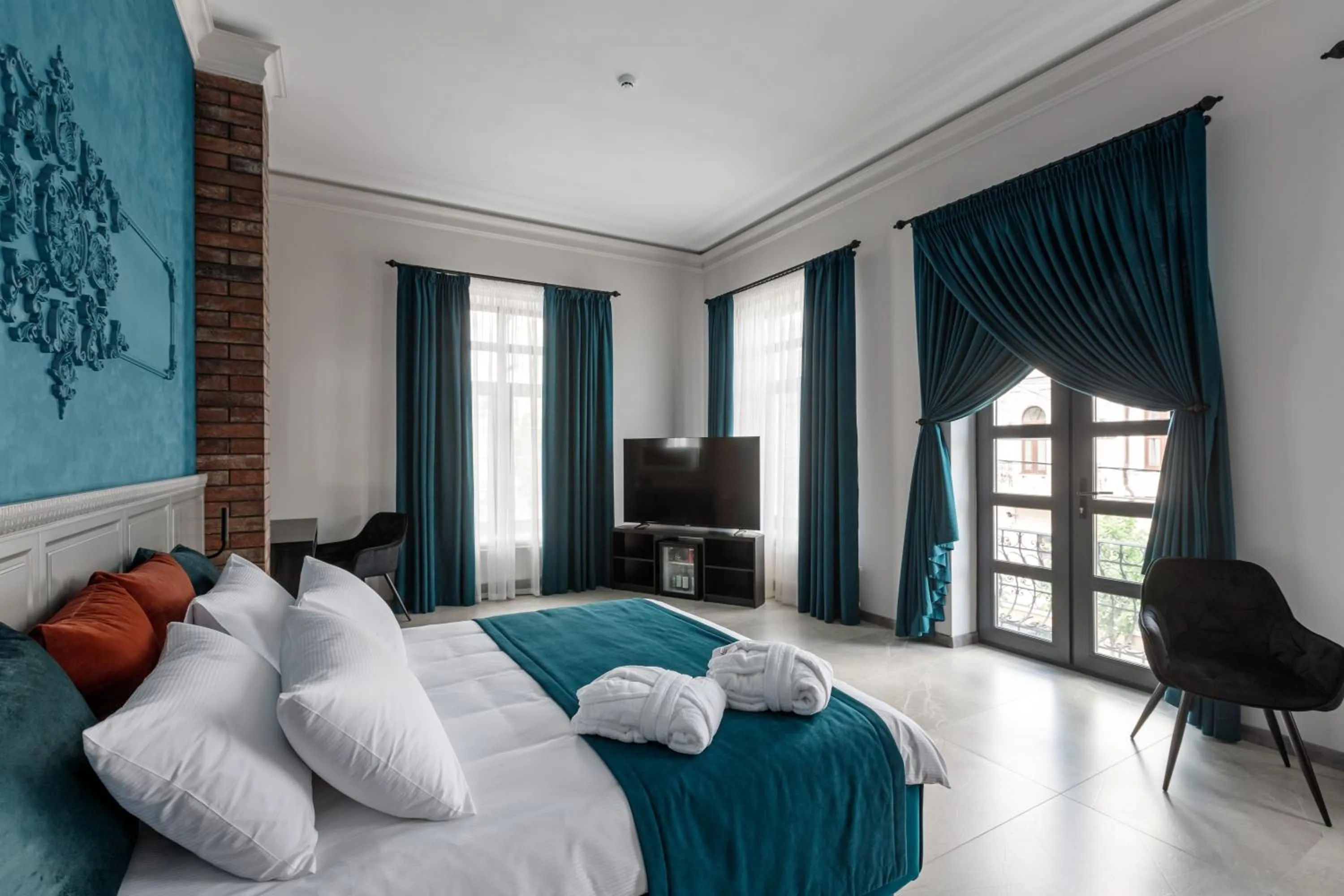 Photo of the whole room, Bed in Richmond Hotel