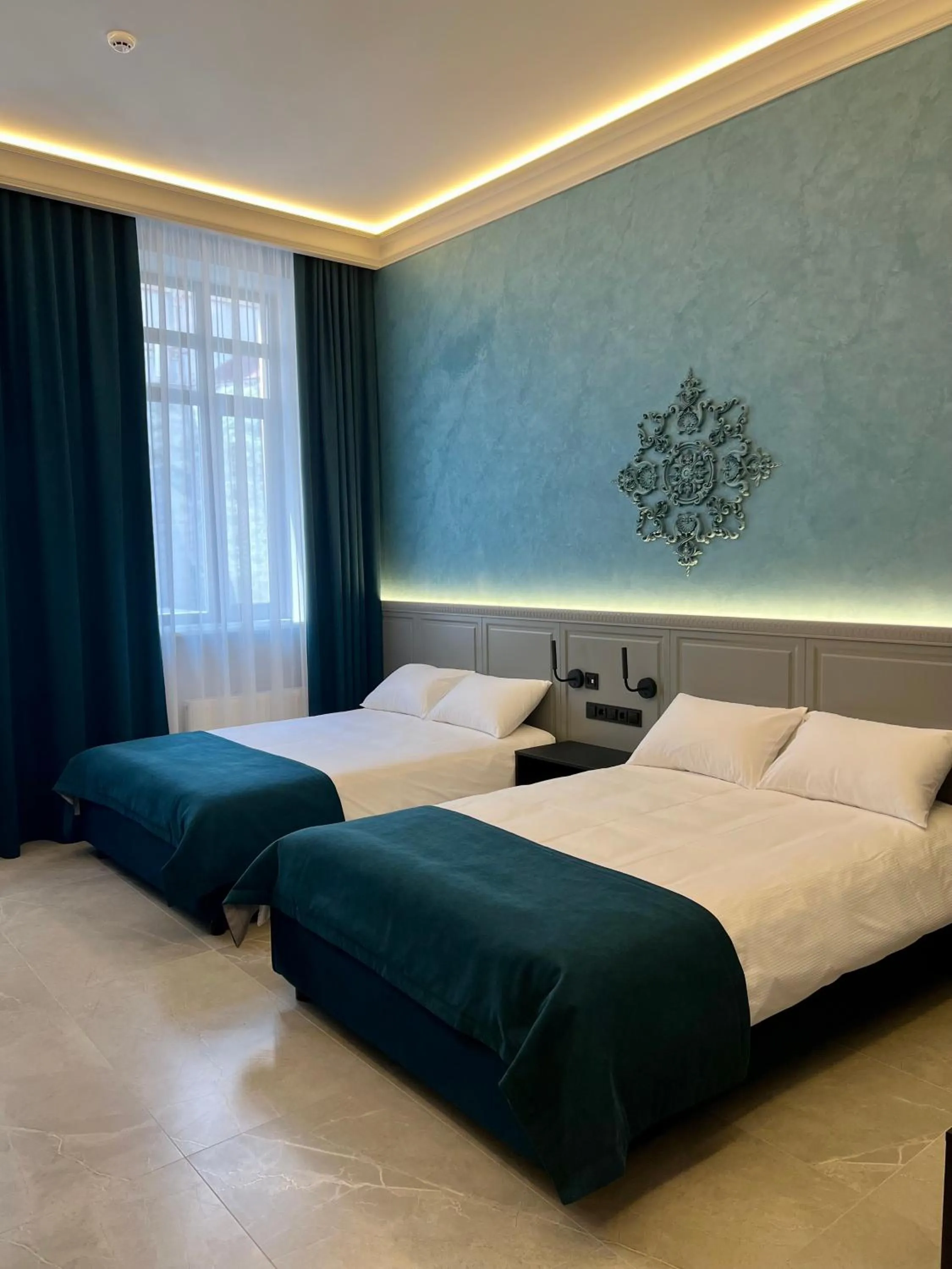 Photo of the whole room, Bed in Richmond Hotel