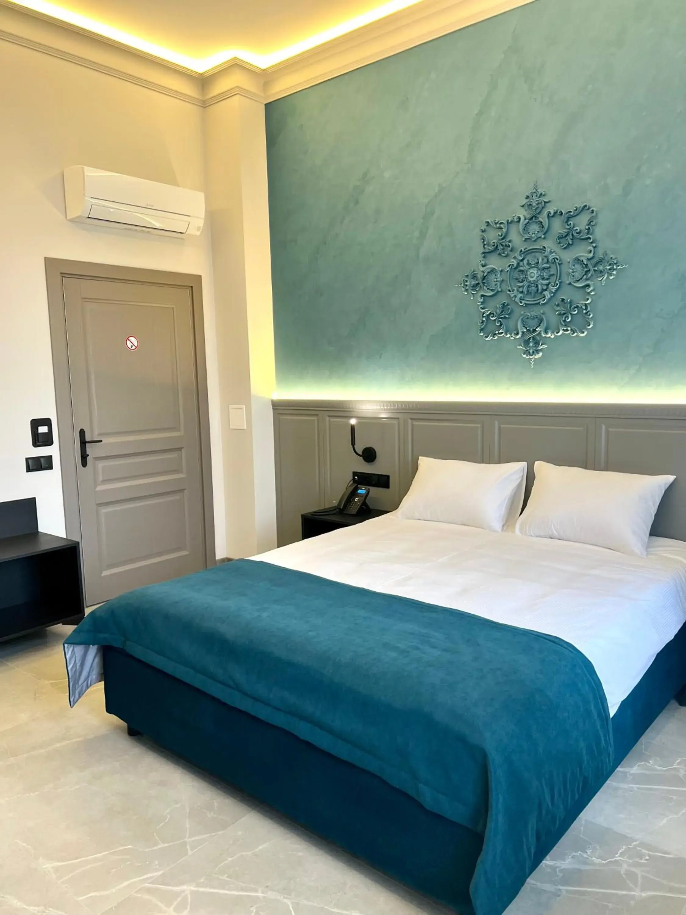 Double Room - single occupancy - Disability Access in Richmond Hotel Double Room - single occupancy - Disability Access in Richmond Hotel