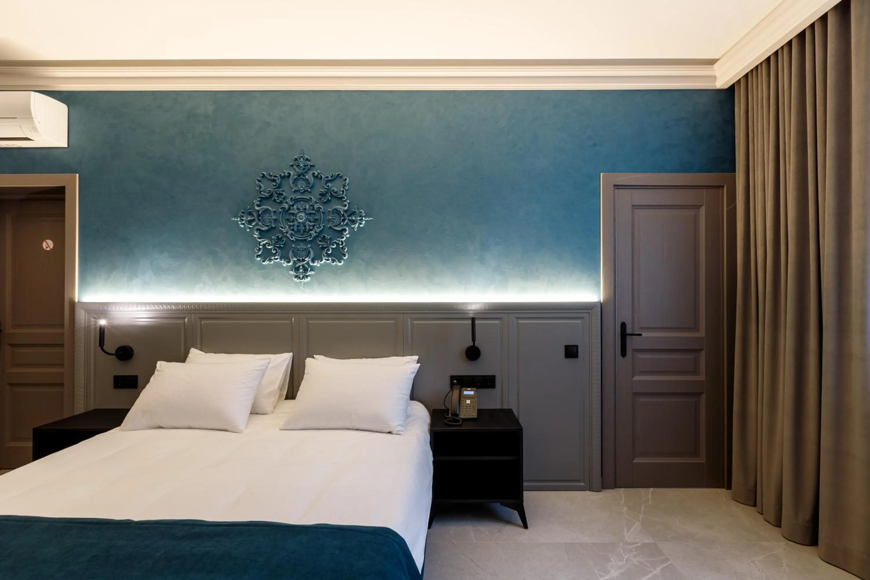 Bed in Richmond Hotel