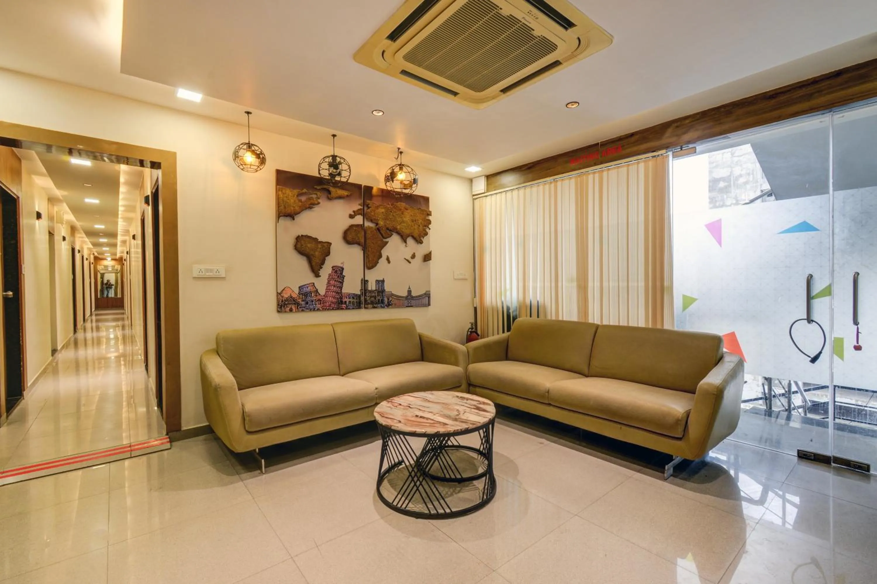 TV and multimedia in Hotel Royal Ican Sindhubhavan Road