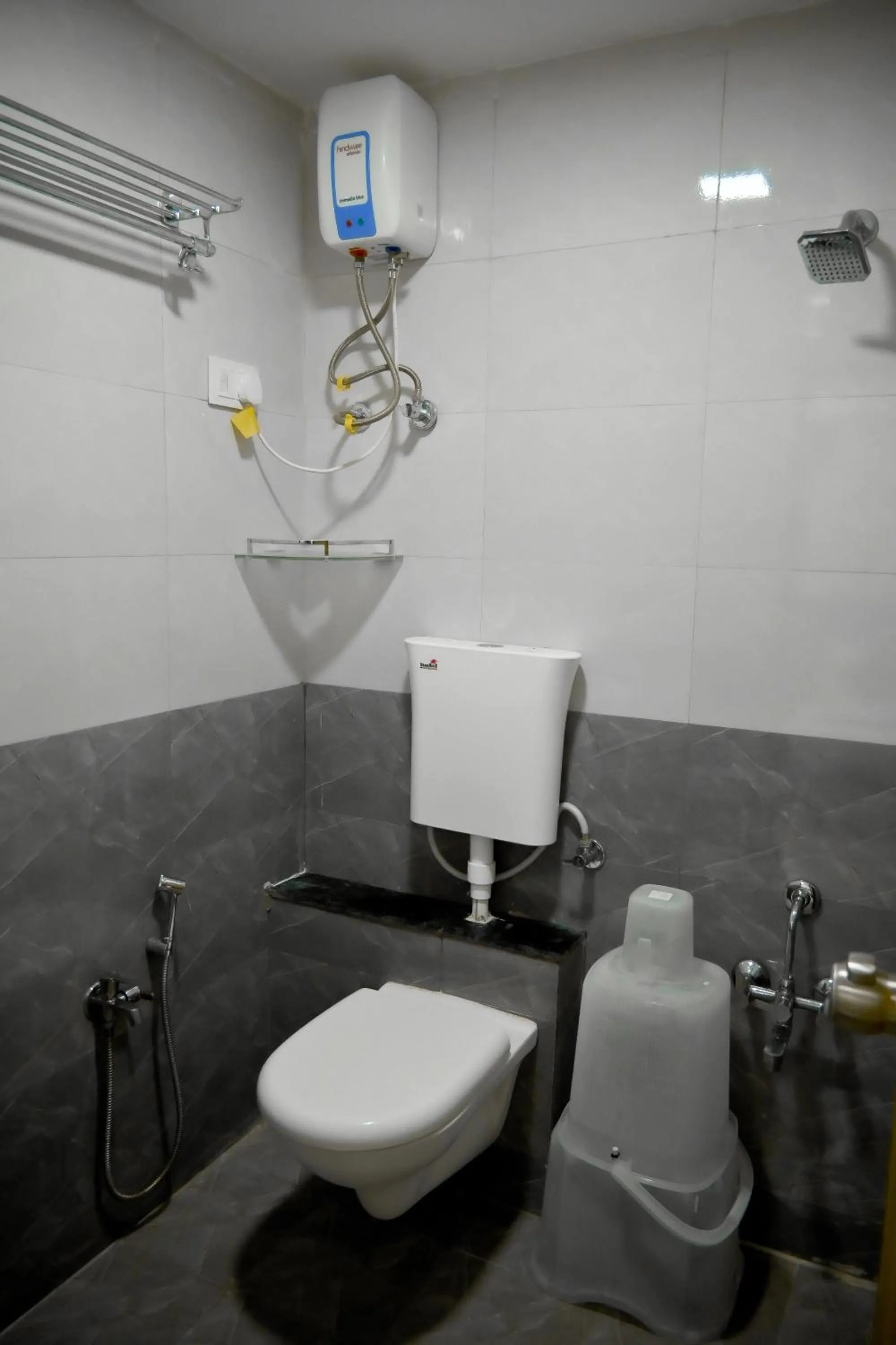 Toilet in Hotel Royal Ican Sindhubhavan Road