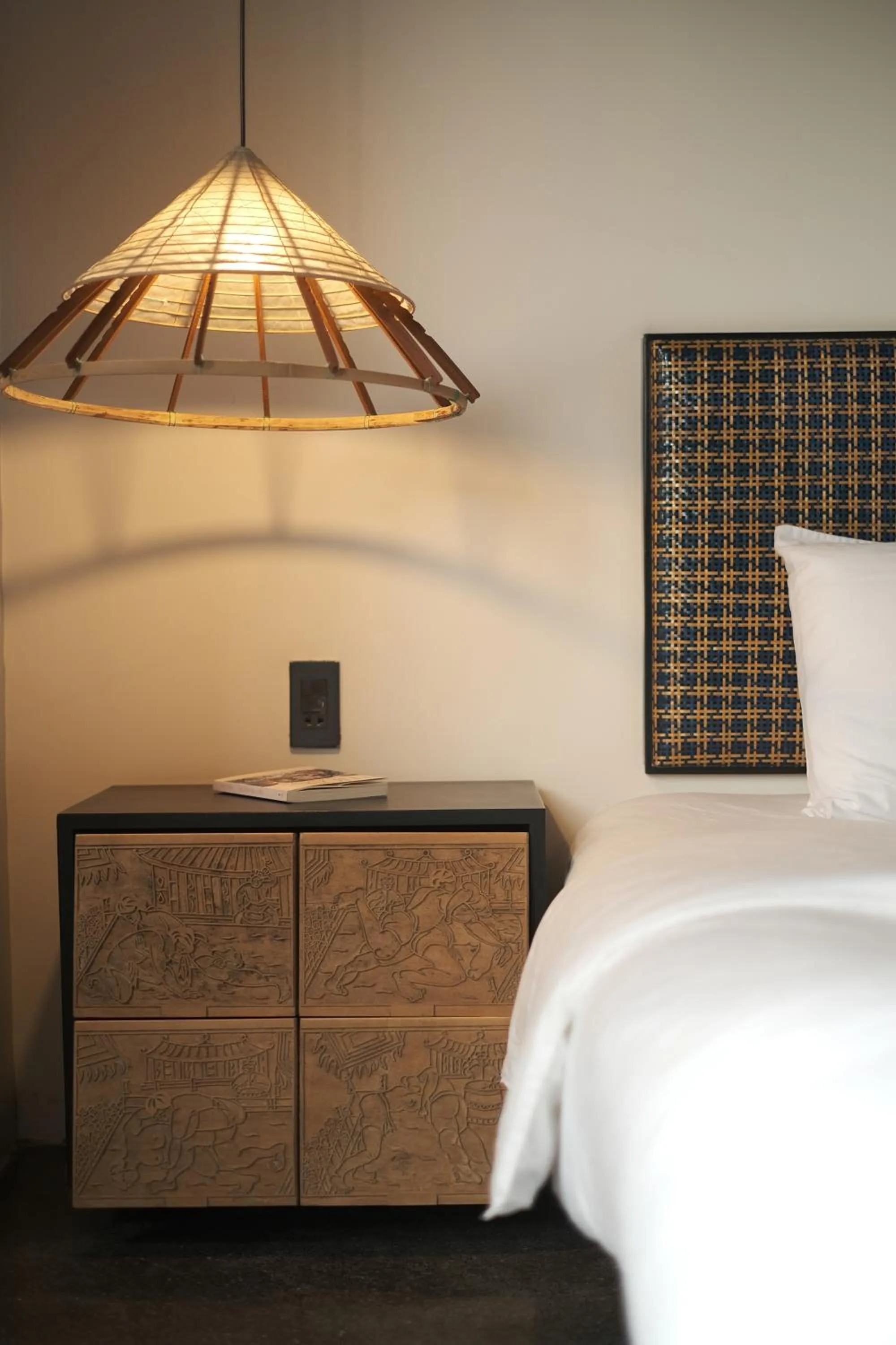 furniture, Bed in De Hué