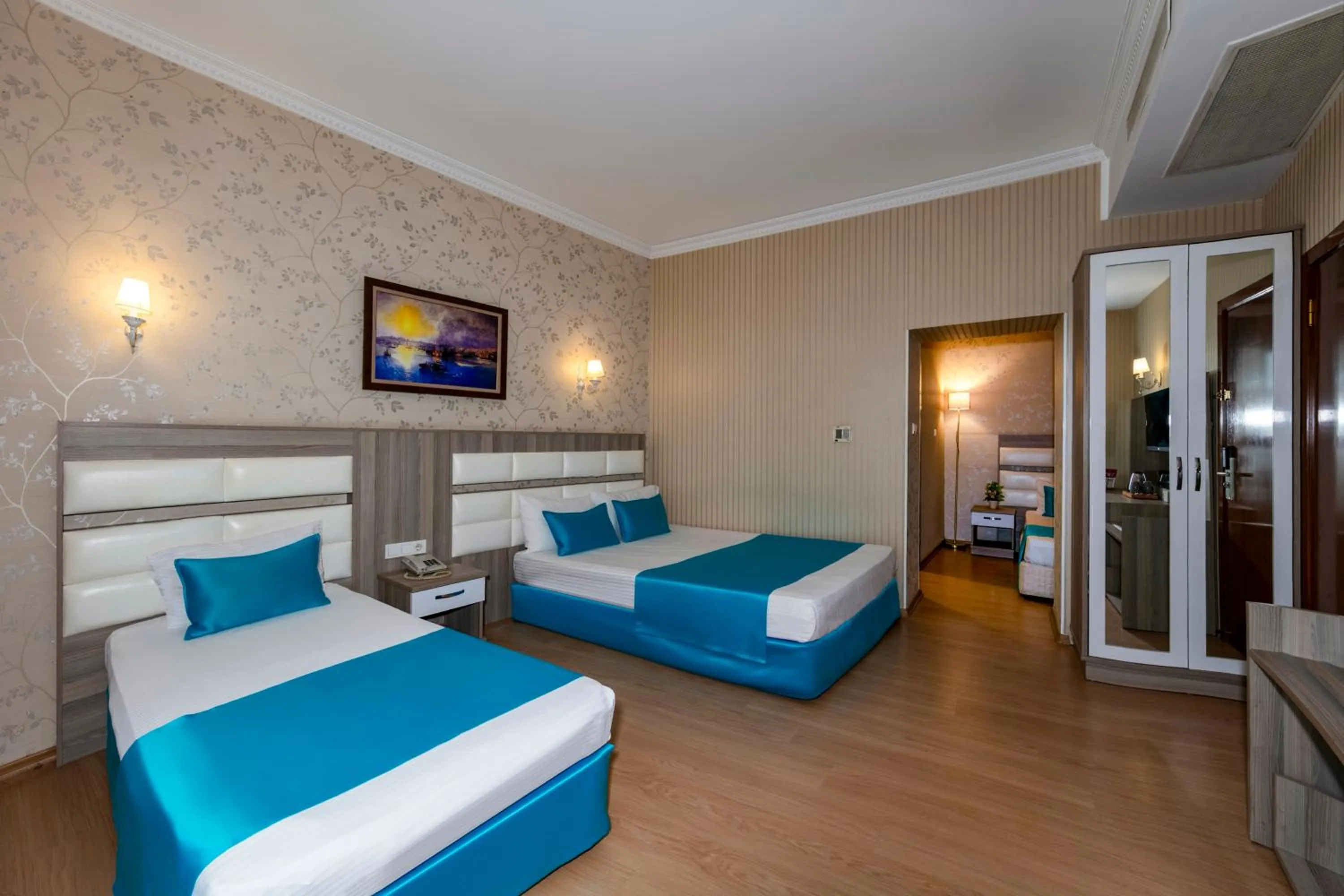 Communal lounge/ TV room, Bed in Nil Hotel İstanbul City Center