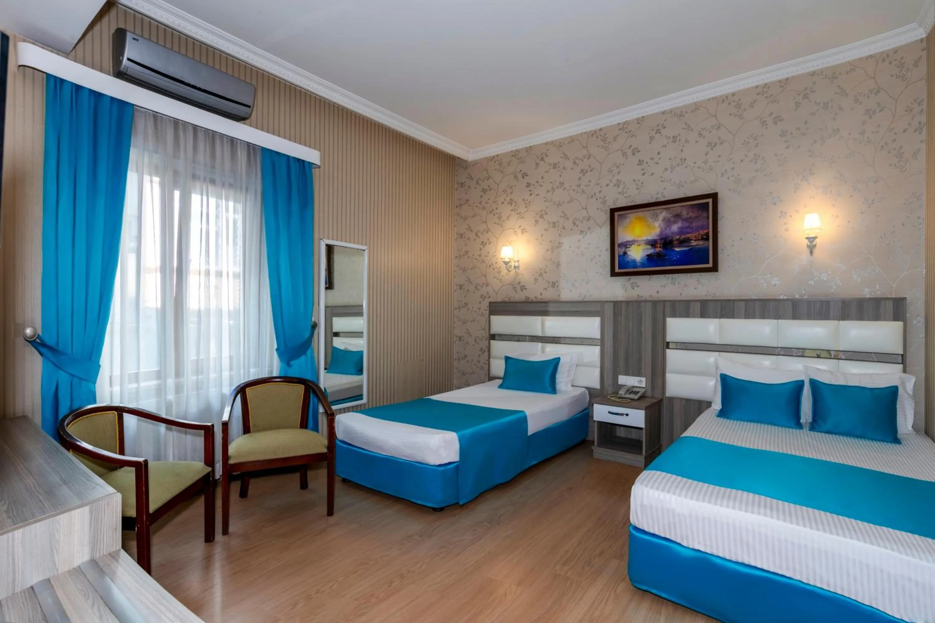 Communal lounge/ TV room, Bed in Nil Hotel İstanbul City Center