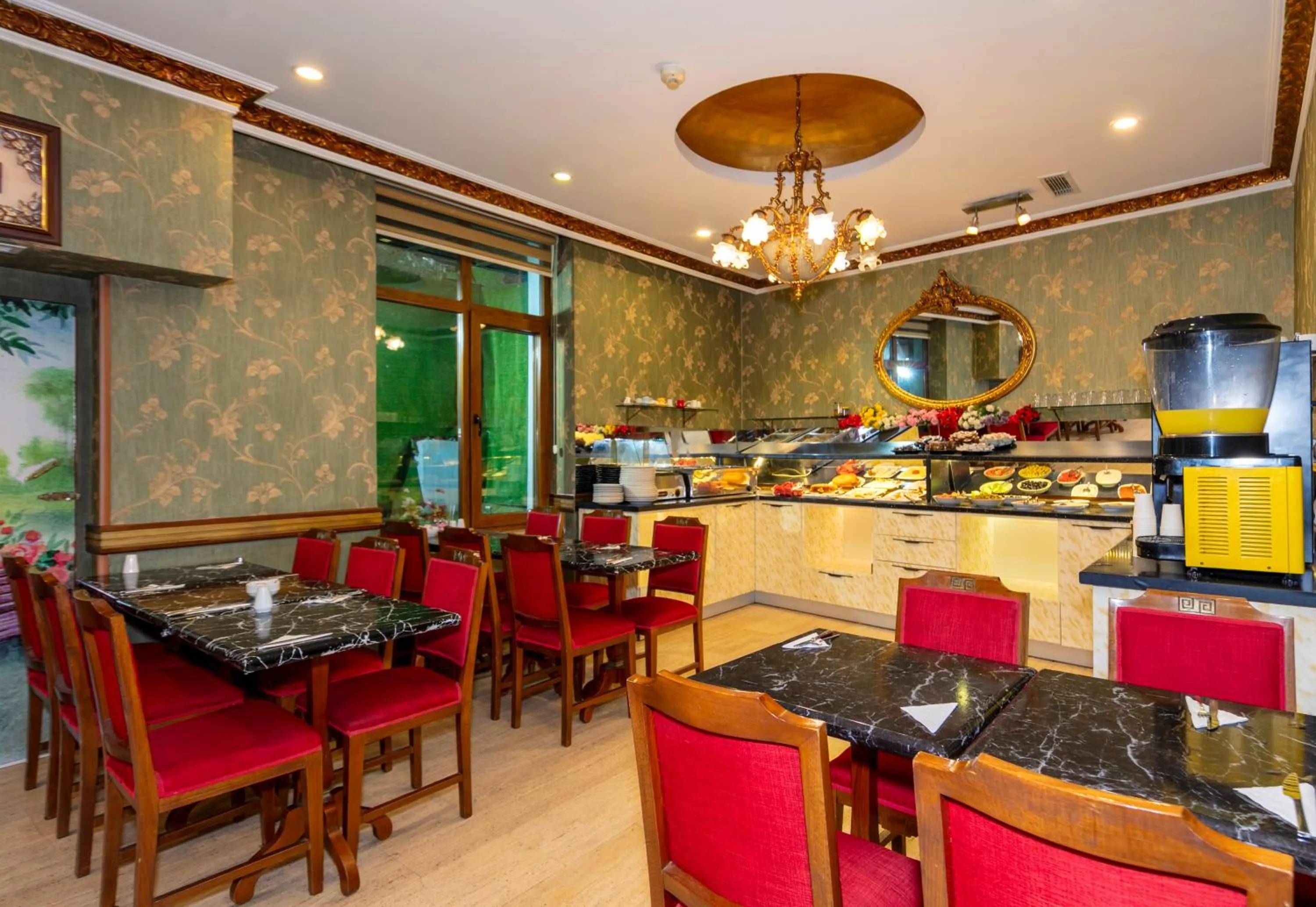 Restaurant/places to eat in Nil Hotel İstanbul City Center