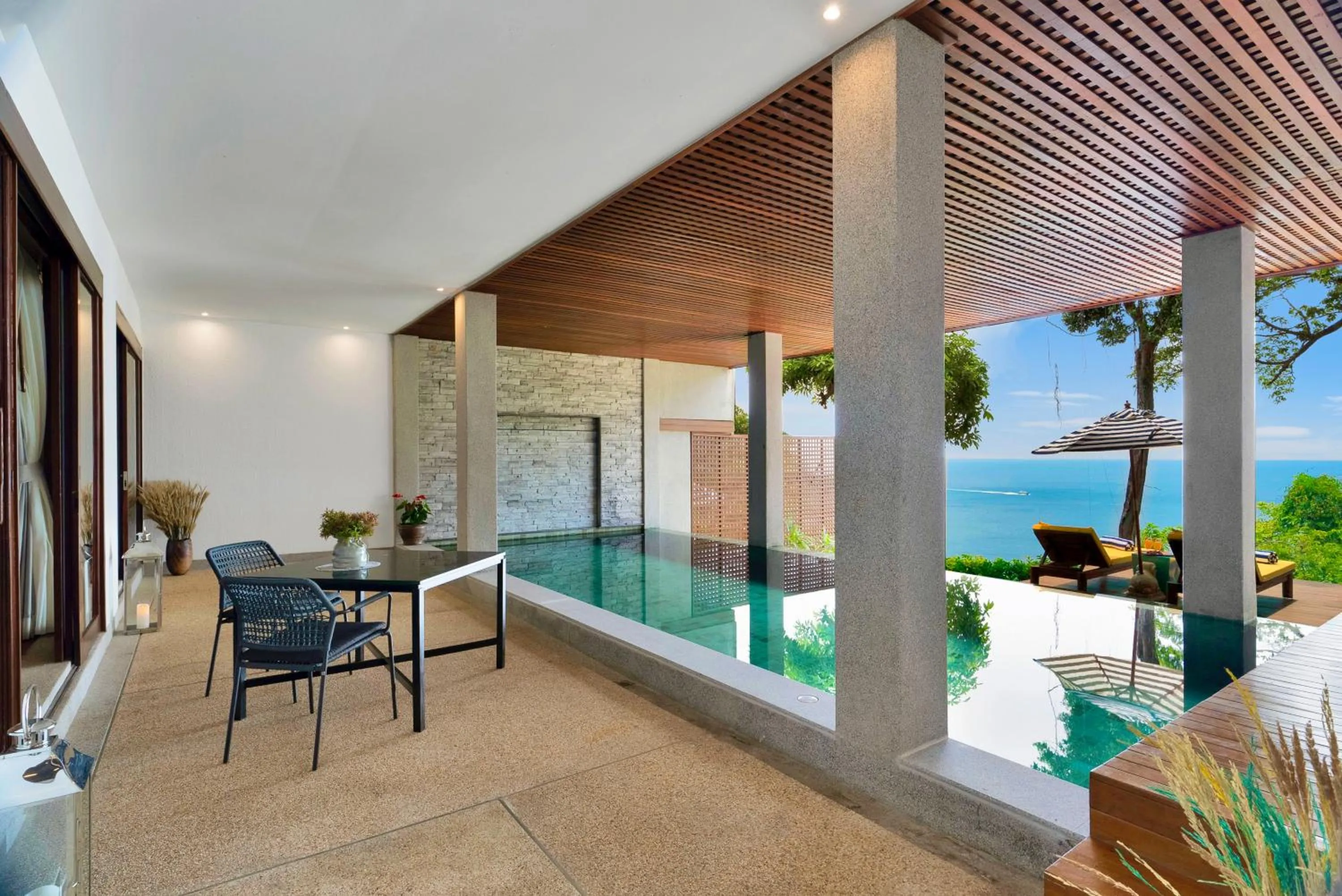 Swimming pool in Villa Varya