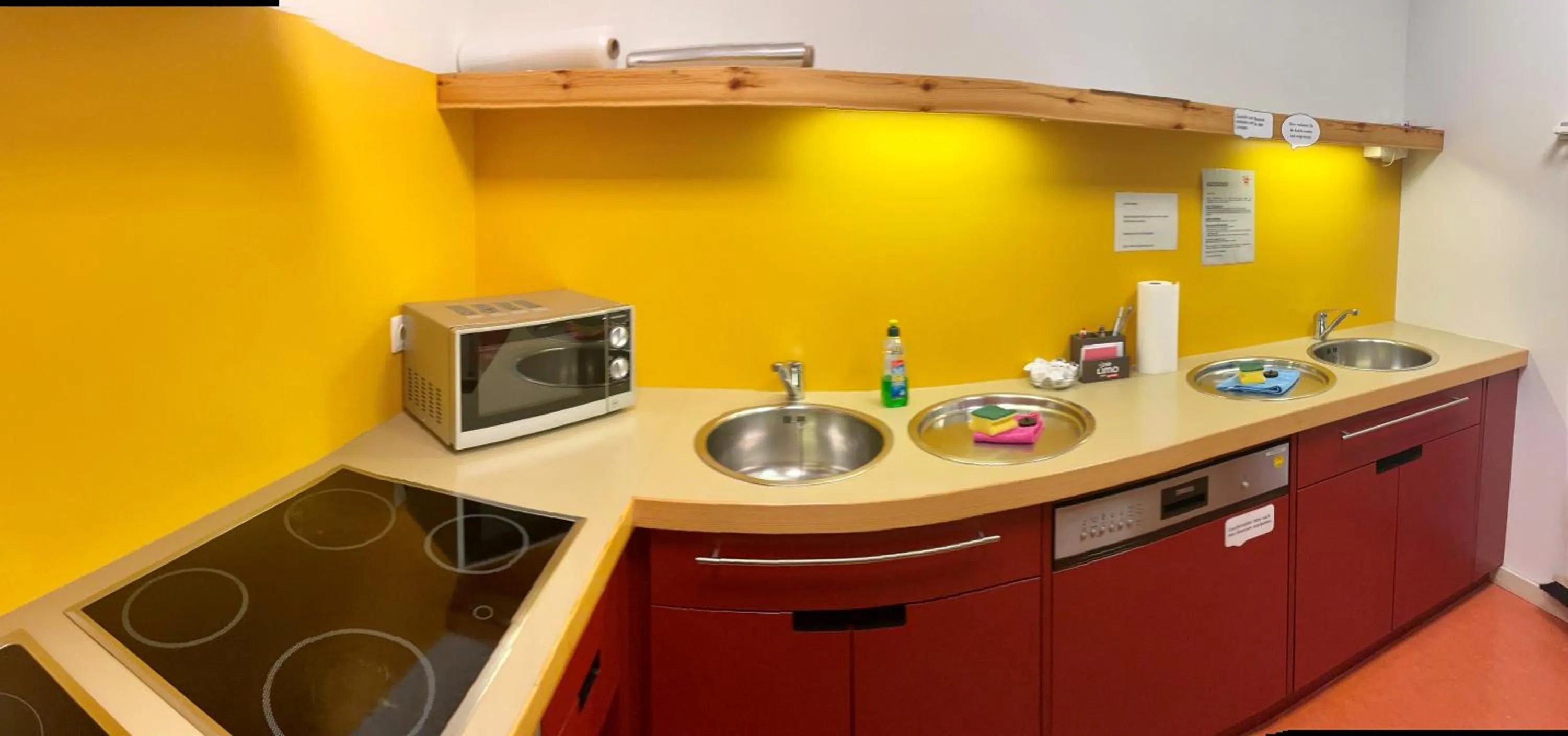Communal kitchen in Hotel Garni - Haus 54