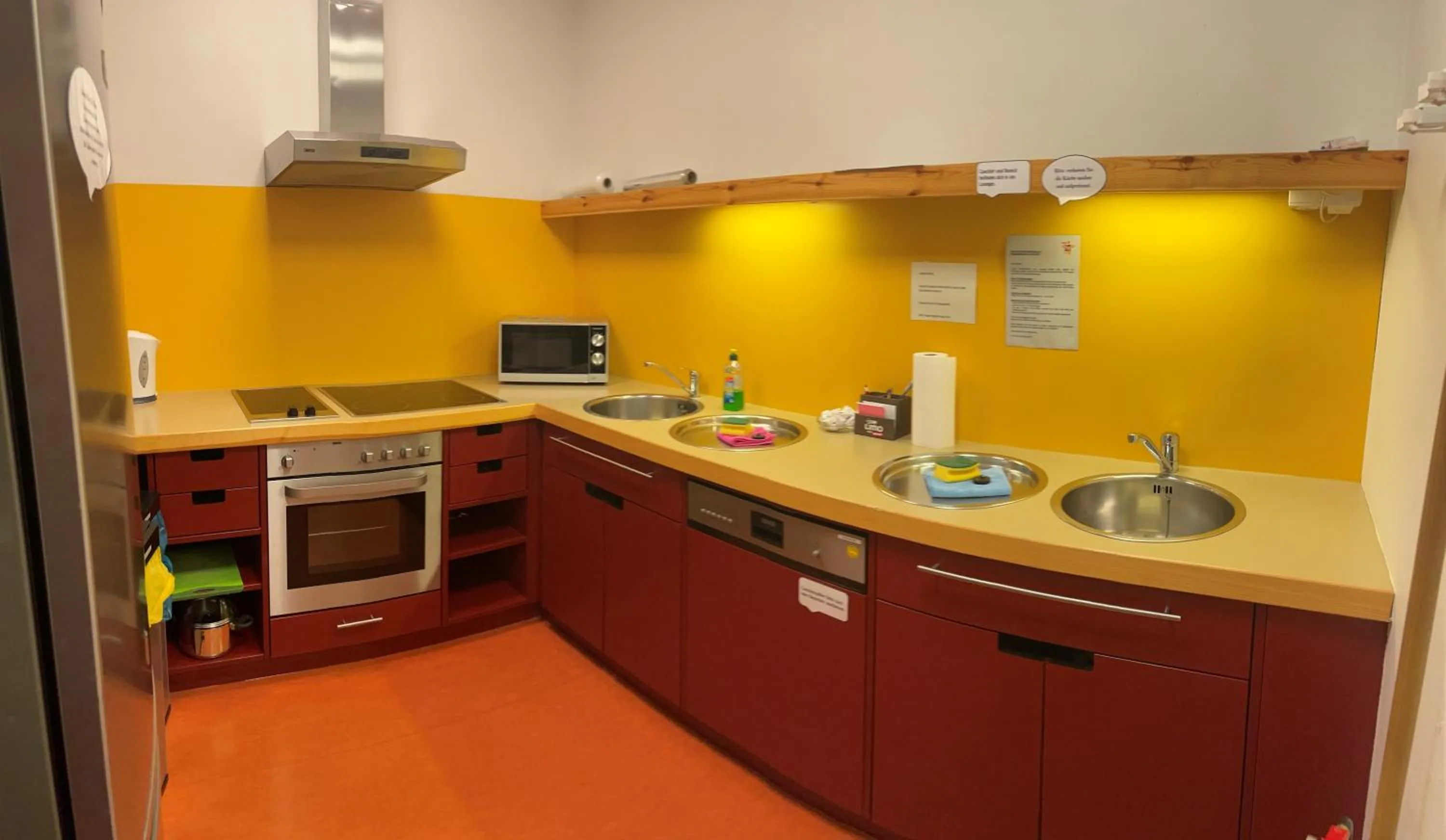 Kitchen or kitchenette in Hotel Garni - Haus 54