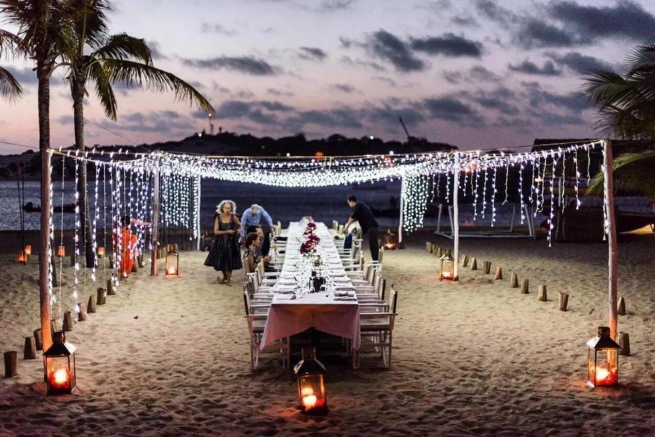 Evening entertainment in The Majlis Resort