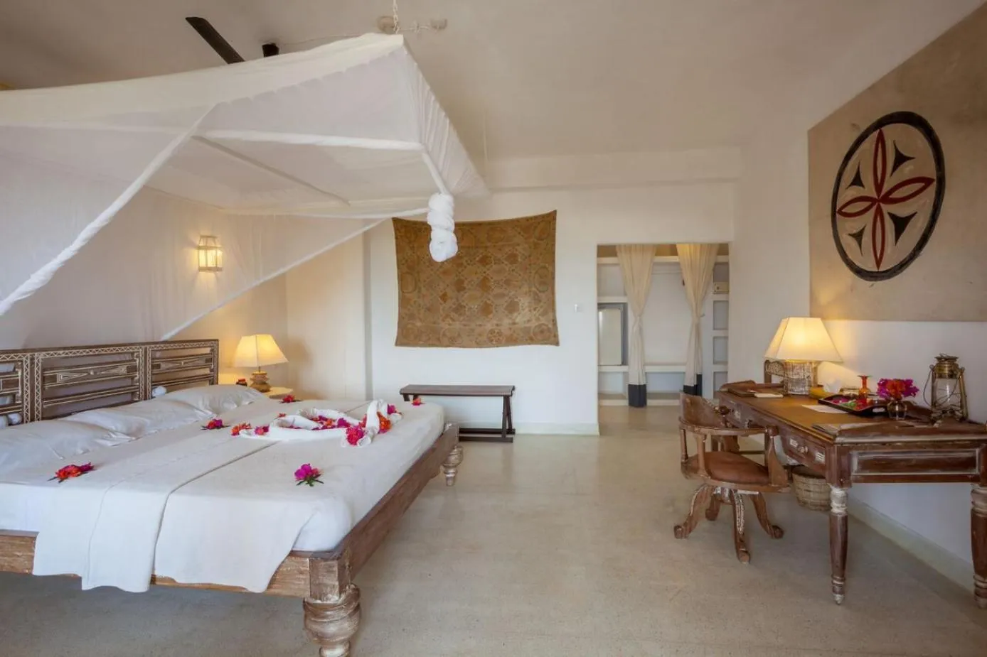 Photo of the whole room, Bed in The Majlis Resort