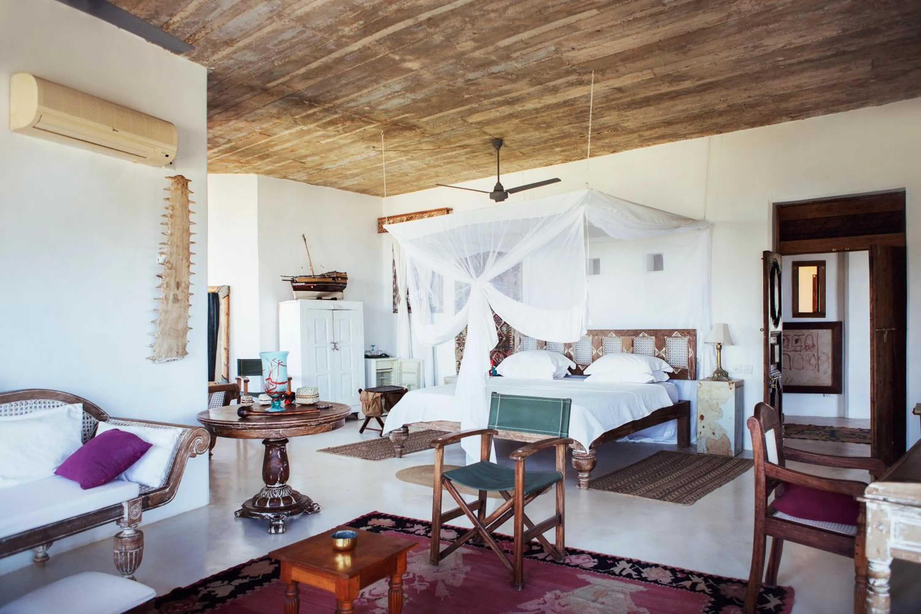 Photo of the whole room, Bed in The Majlis Resort